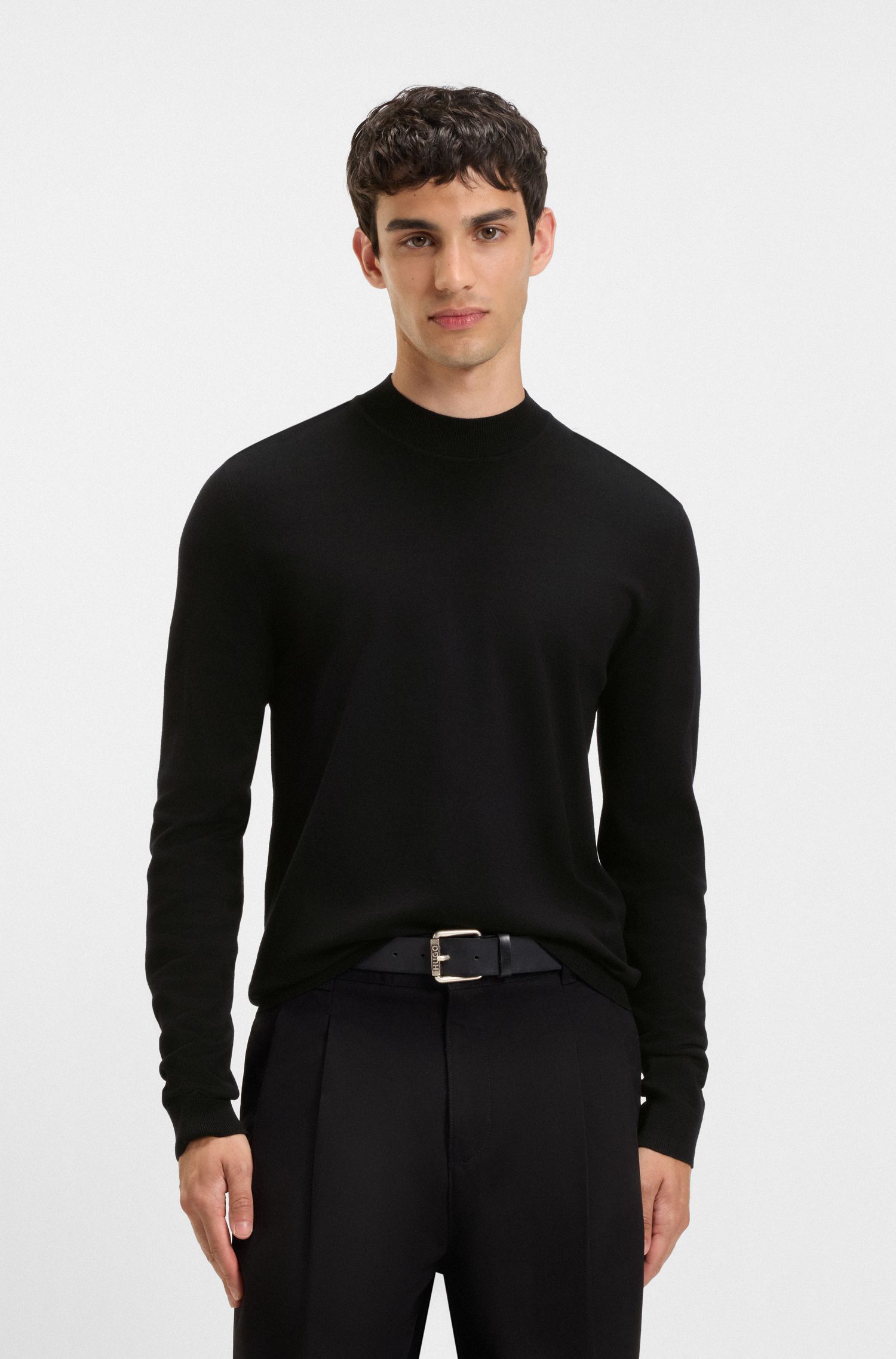 Áo len cổ cao dáng slim fit