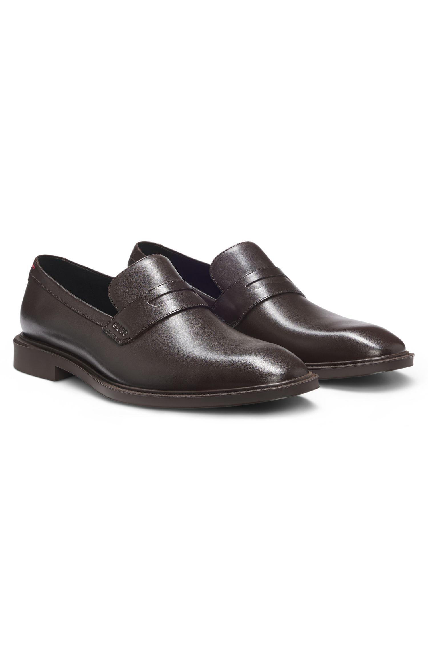 Giày loafers da dáng Penny trim.