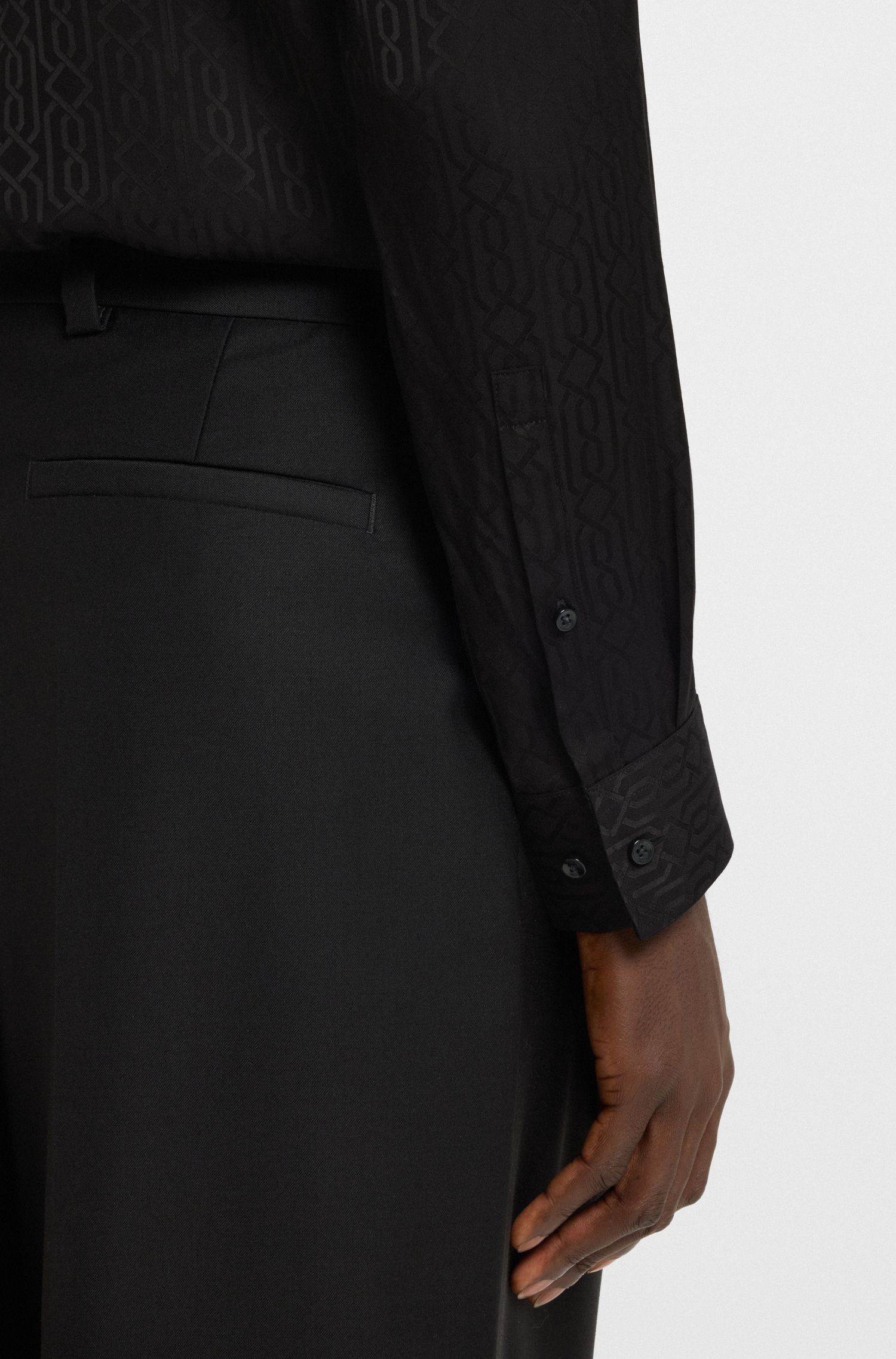 Áo sơ mi slim fit với họa tiết jacquard