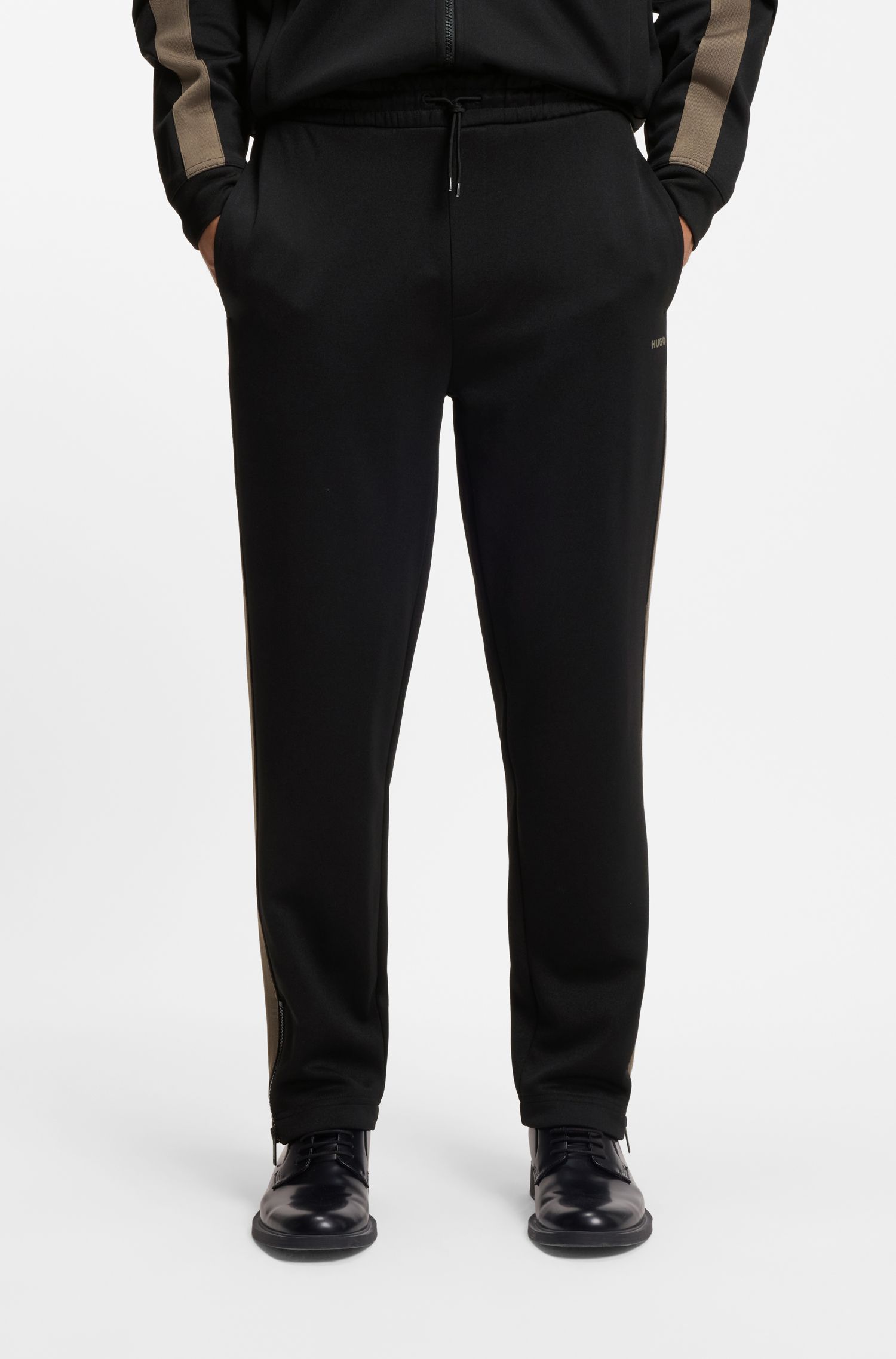 Quần sweatpants dáng relaxed-fit phối dải băng