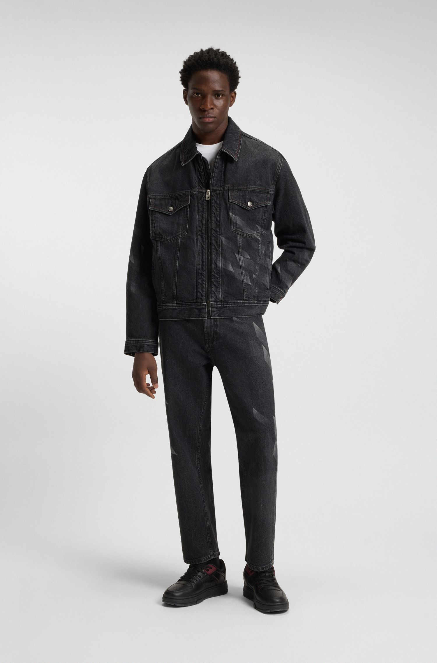 HUGO - Quần jeans dáng relaxed-fit HUGO x RB với họa tiết khắc laser