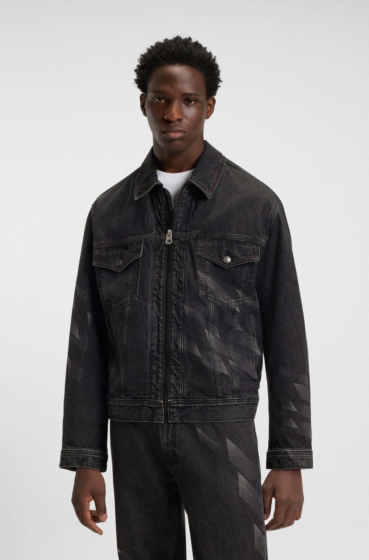 HUGO - Áo khoác denim đen HUGO x RB với họa tiết khắc laser
