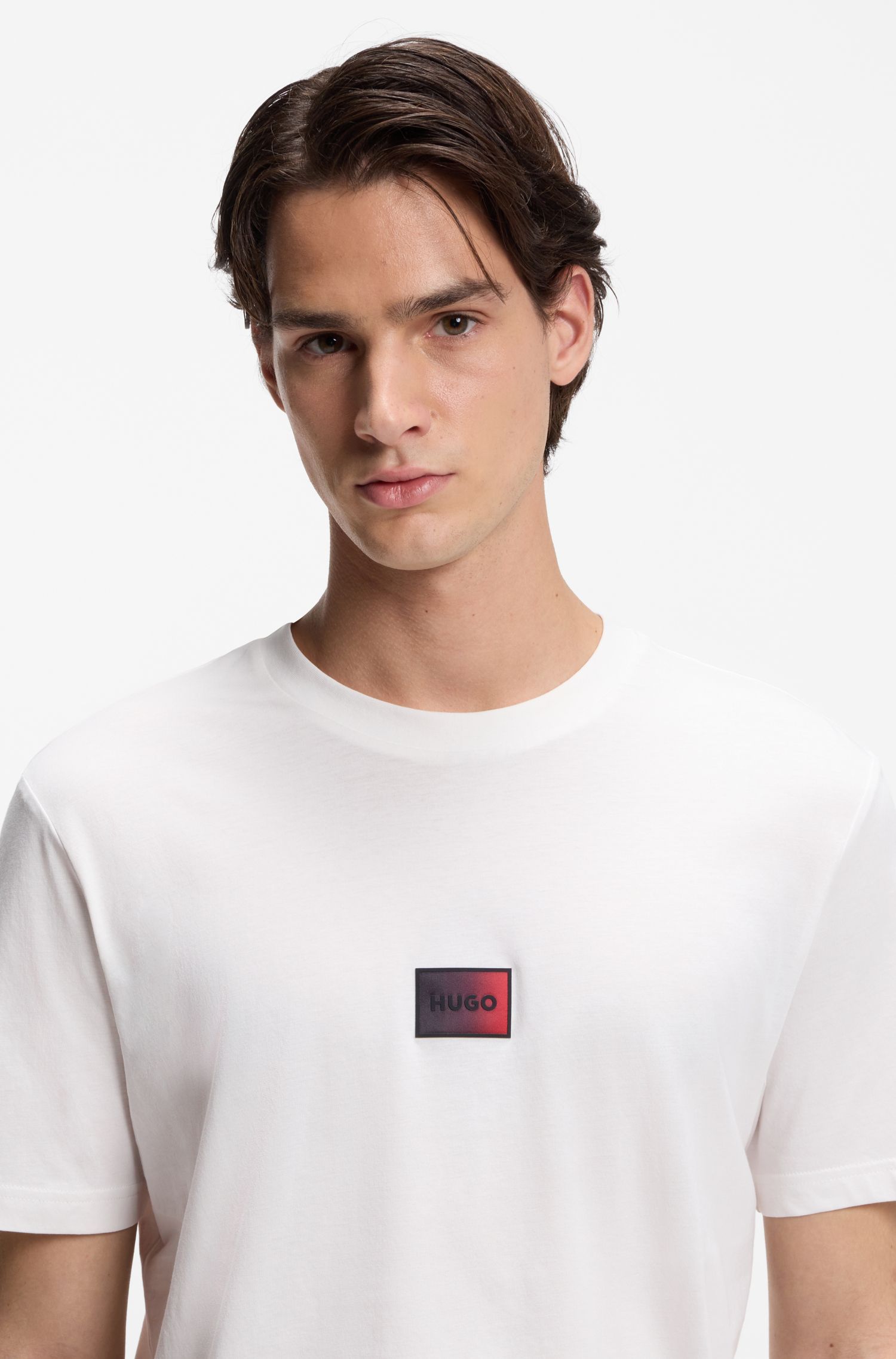 Áo thun in logo chuyển màu, chất liệu cotton jersey