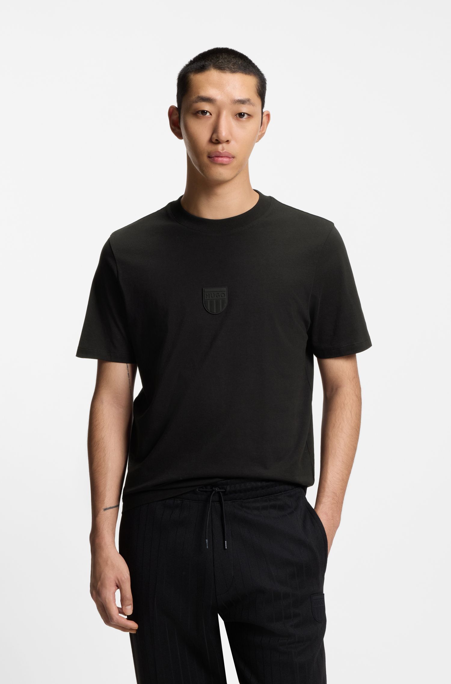 Áo thun in logo cao su, chất liệu cotton jersey