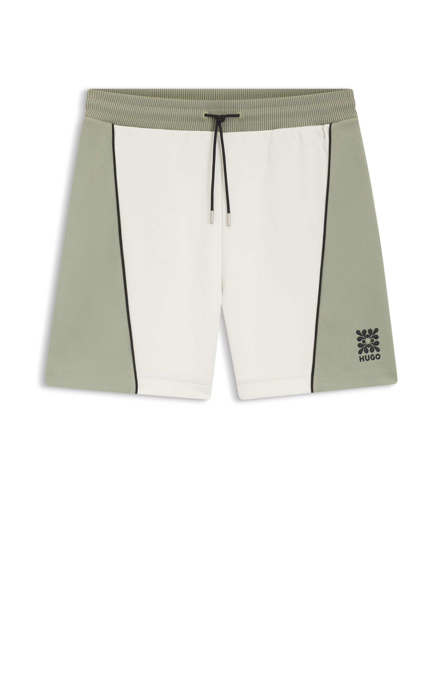 Quần short pha cotton với họa tiết logo thêu.