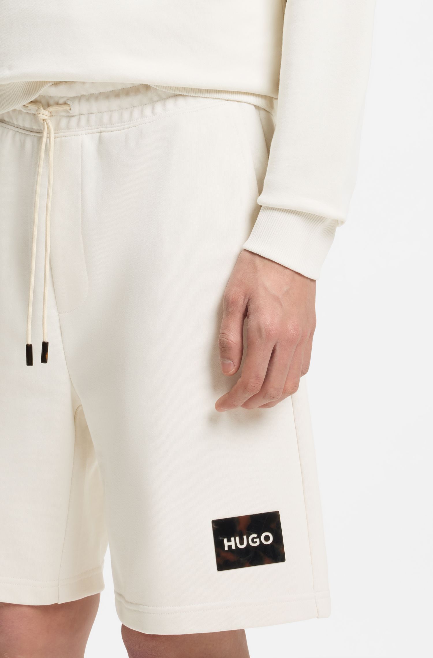 HUGO - Quần short in logo hình con rùa, chất liệu cotton terry