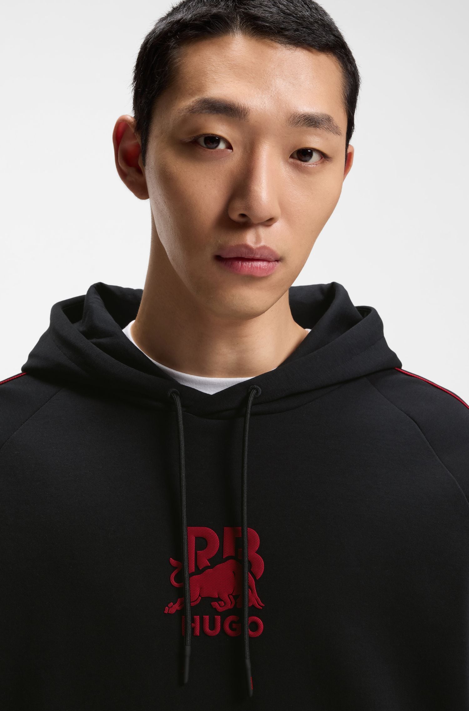 Áo hoodie cotton co giãn Hugo x RB với họa tiết bò tót