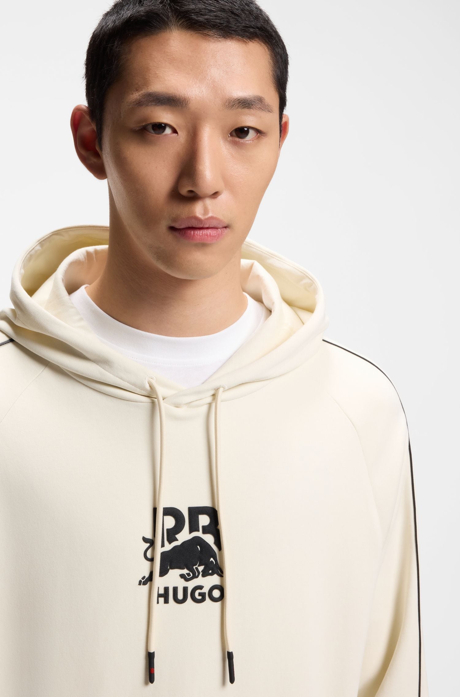 Áo hoodie cotton co giãn Hugo x RB với họa tiết bò tót