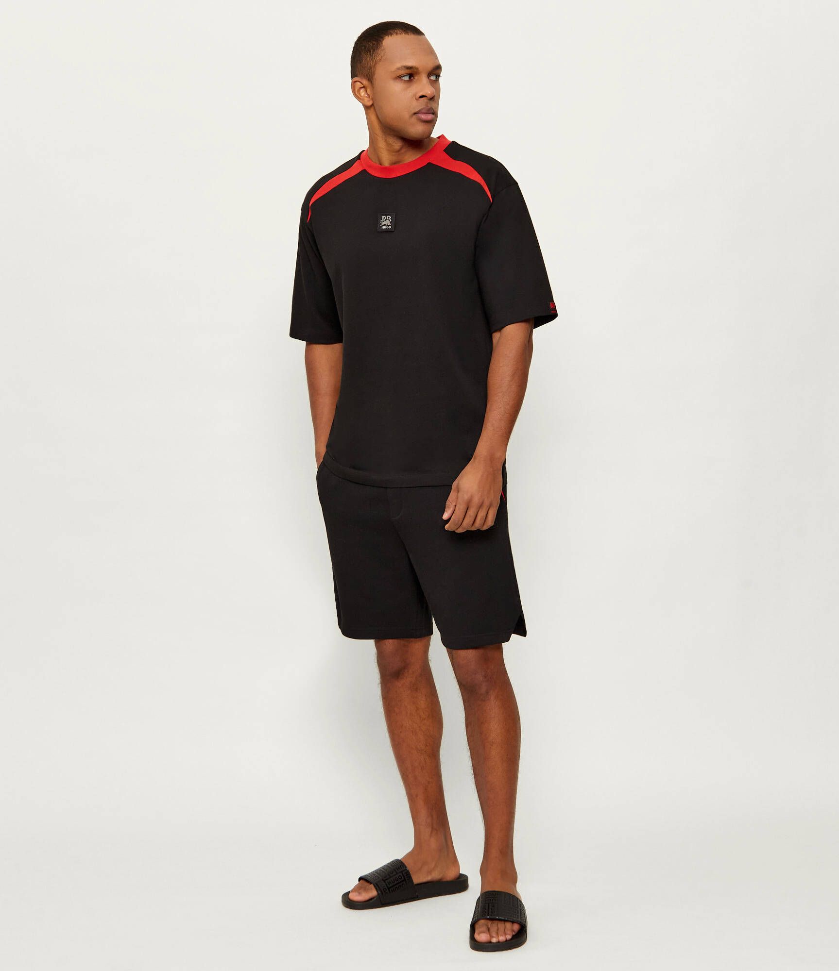 HUGO - Quần short cotton terry Hugo x RB với họa tiết bò tót