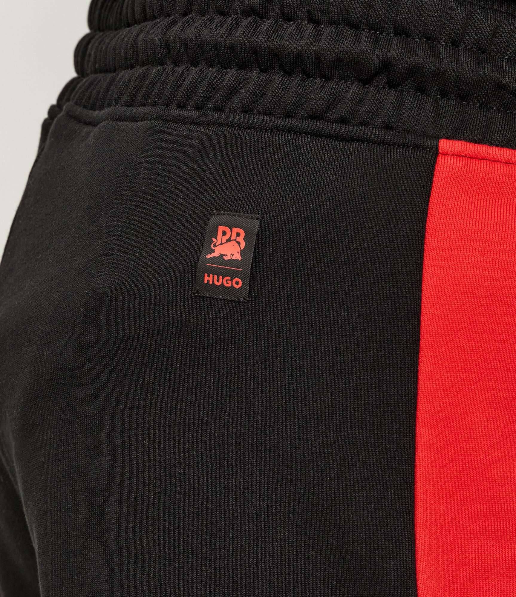 HUGO - Quần short cotton terry Hugo x RB với họa tiết bò tót