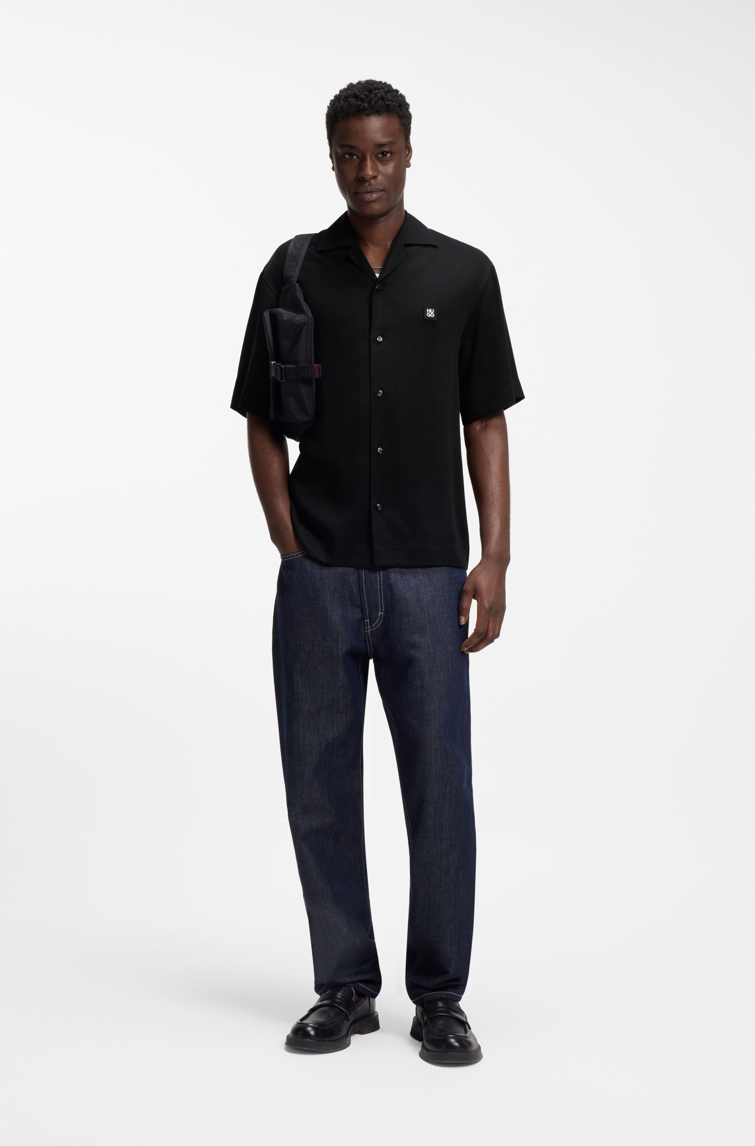 HUGO - Áo sơ mi oversize với logo xếp chồng