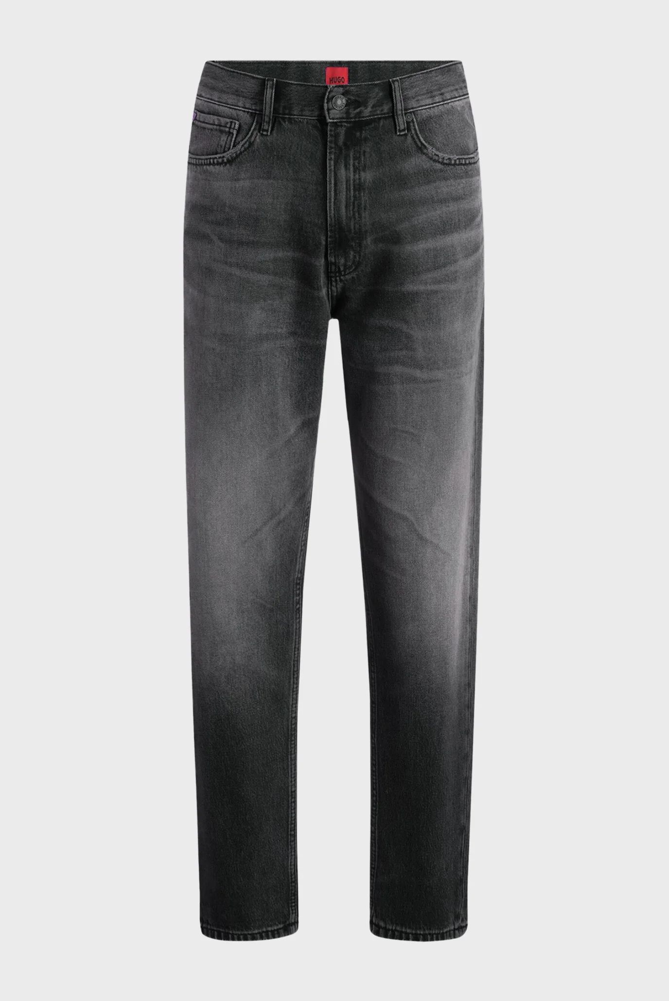 Quần jeans dáng relaxed fit