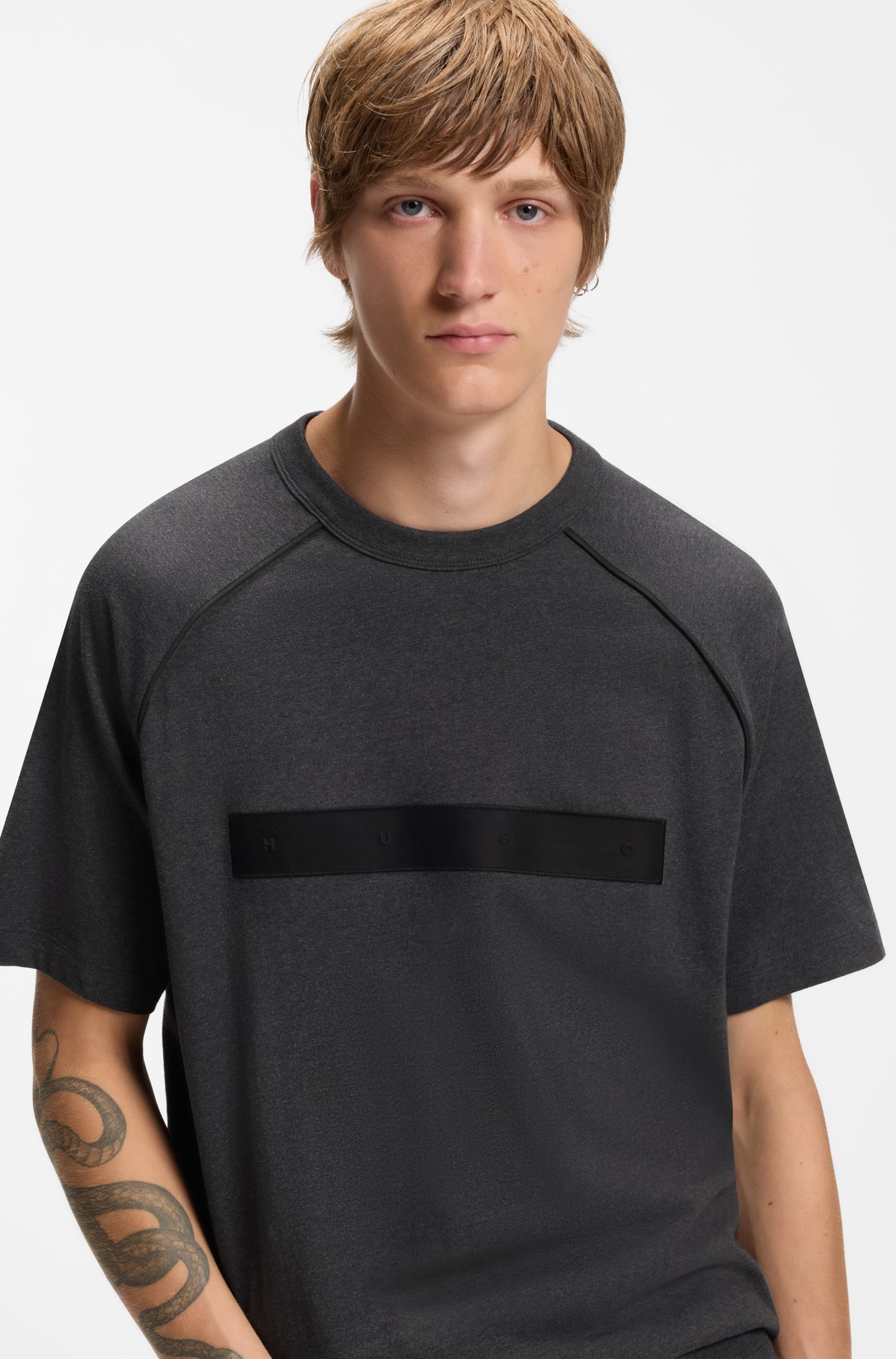HUGO - Áo thun HUGO regular fit