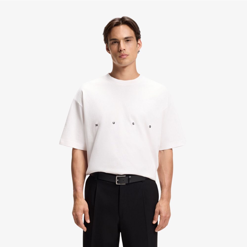 HUGO - Áo thun cotton dáng rộng với logo in nổi bật.