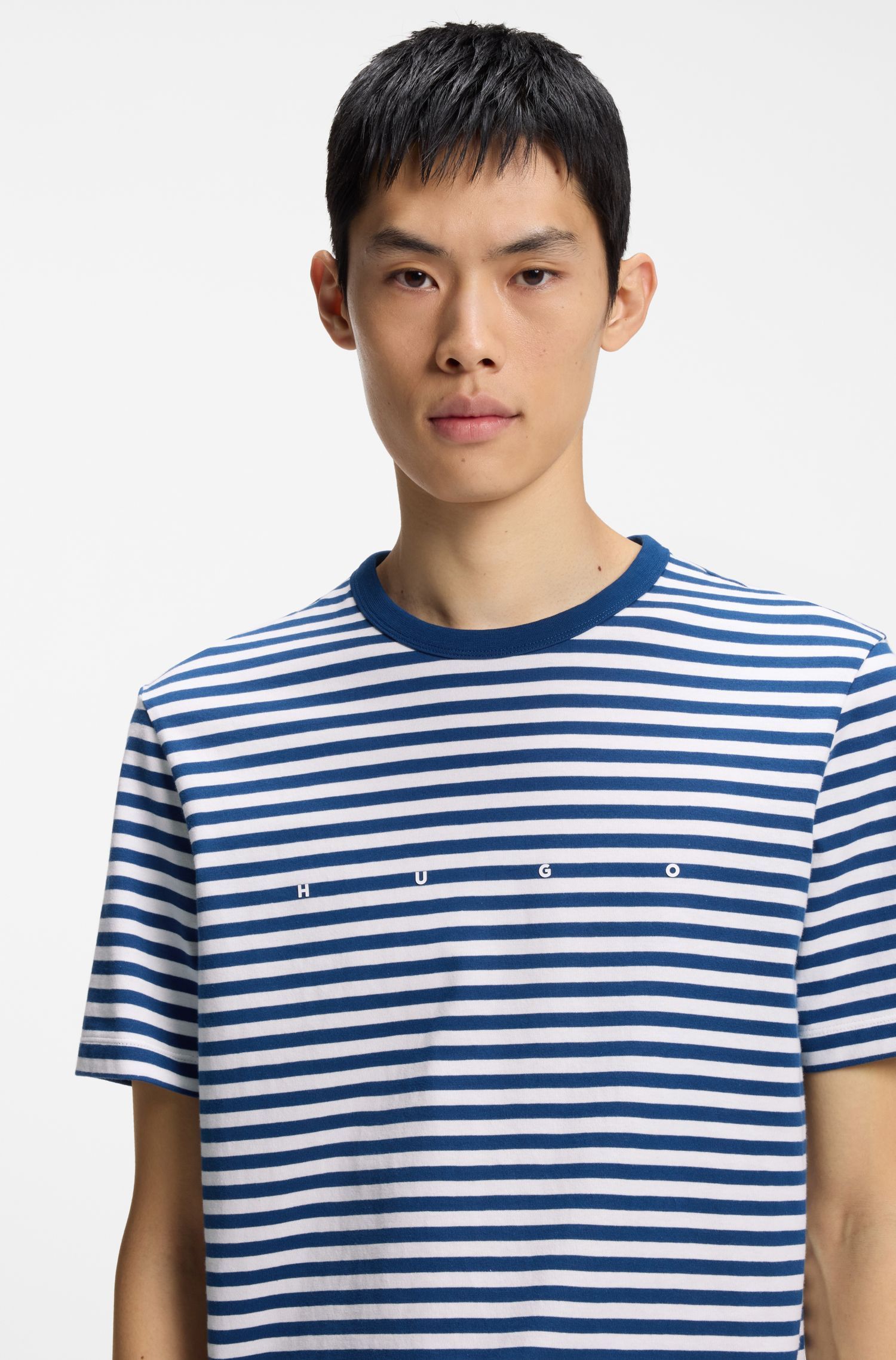 HUGO - Áo thun dáng rộng từ chất liệu cotton jersey kẻ sọc.