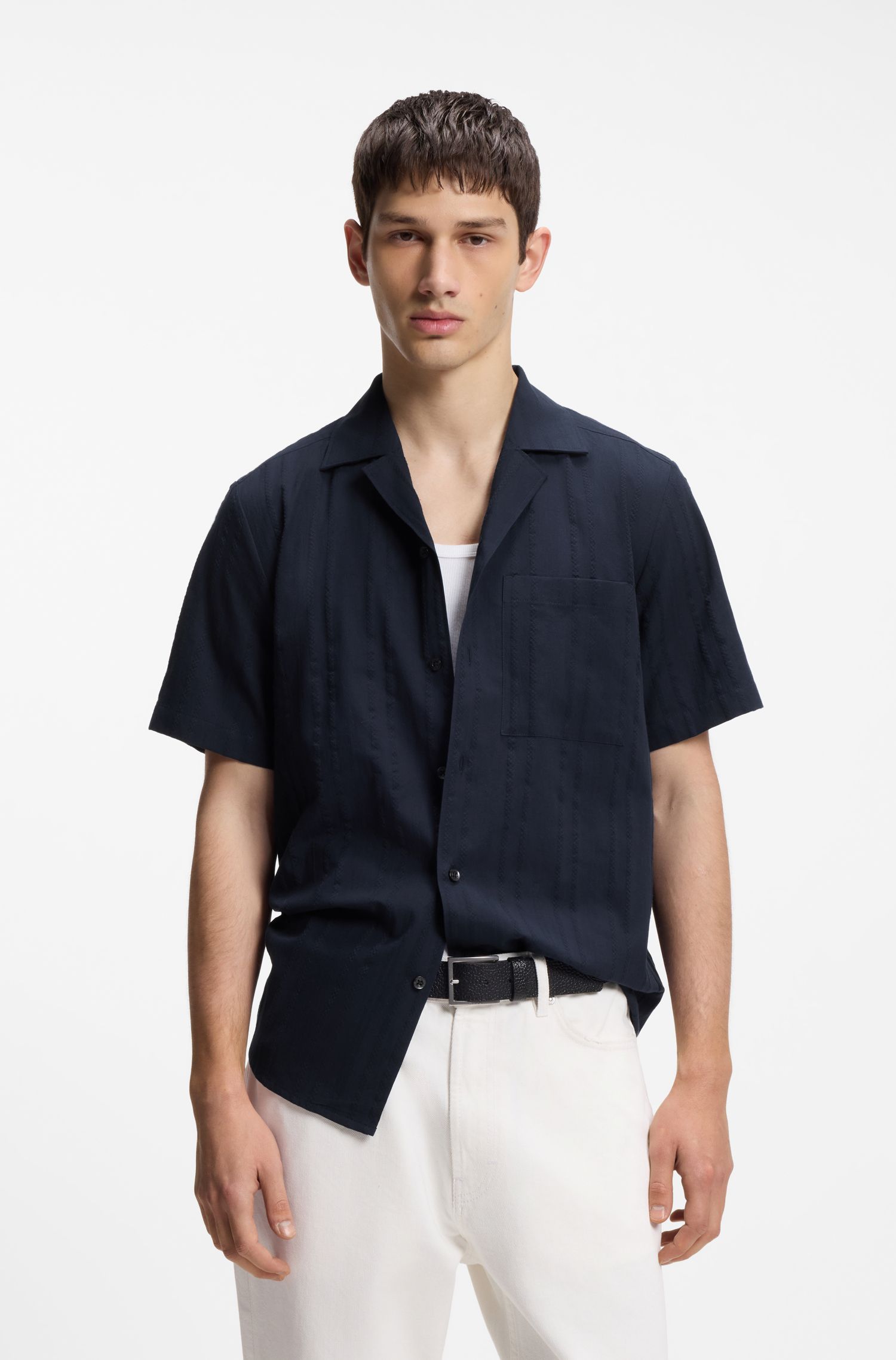 Áo sơ mi cotton dáng rộng thoải mái họa tiết sọc nổi bật