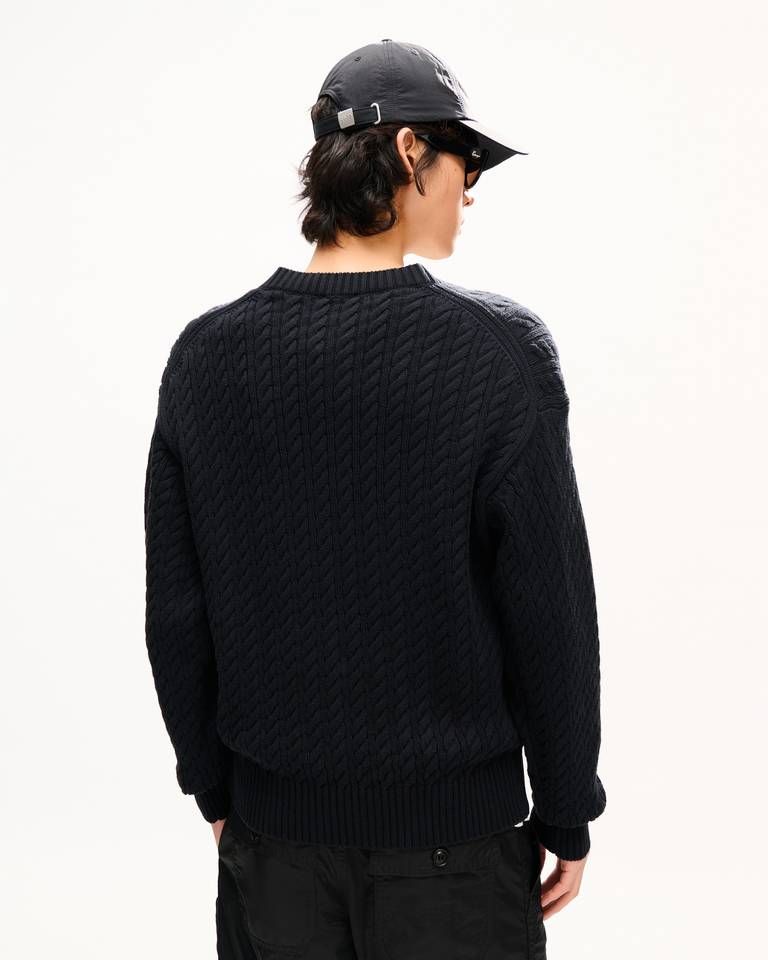 Áo khoác cardigan dệt kim thêu họa tiết cáp đặc trưng của KENZO