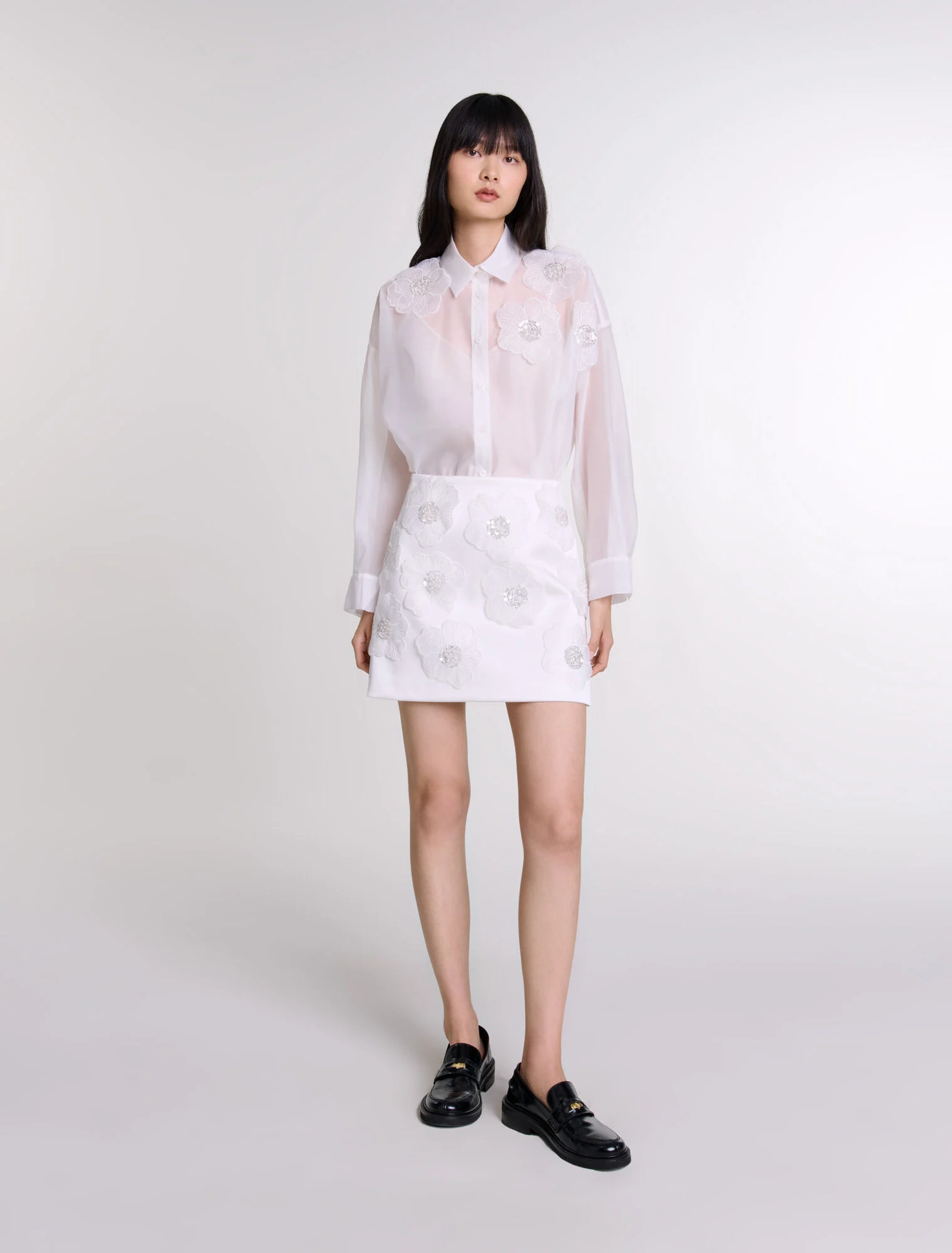 Maje - Chân váy ngắn satin họa tiết bông hoa