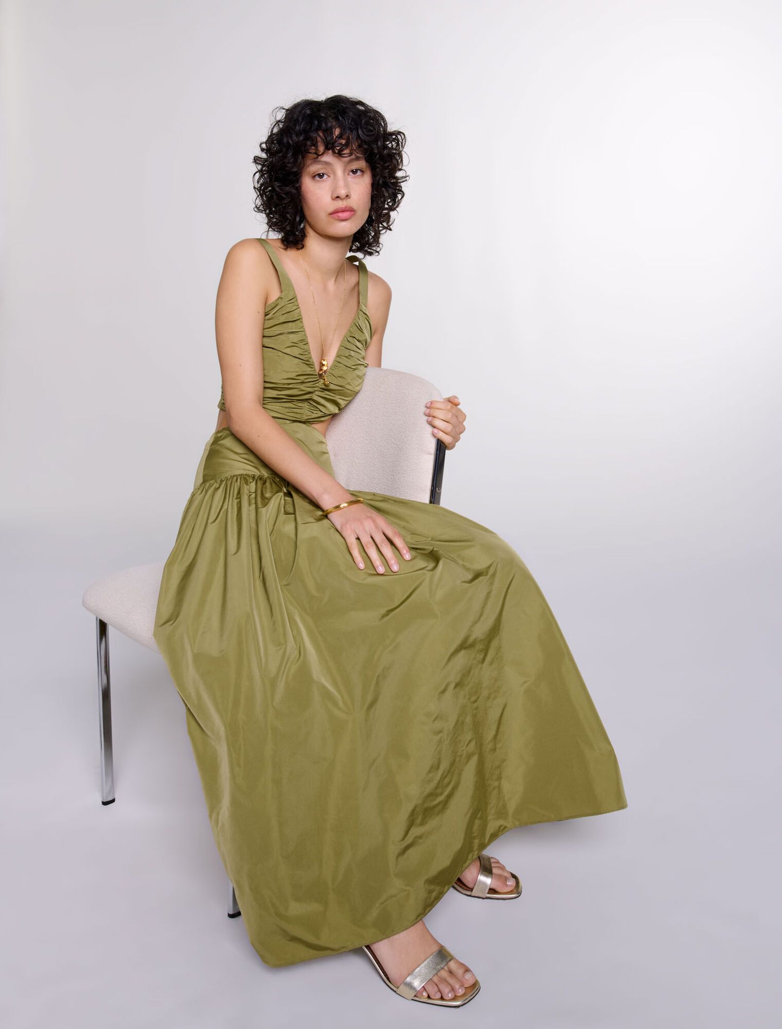 Maje - Đầm dài maxi taffeta cổ V cut-out