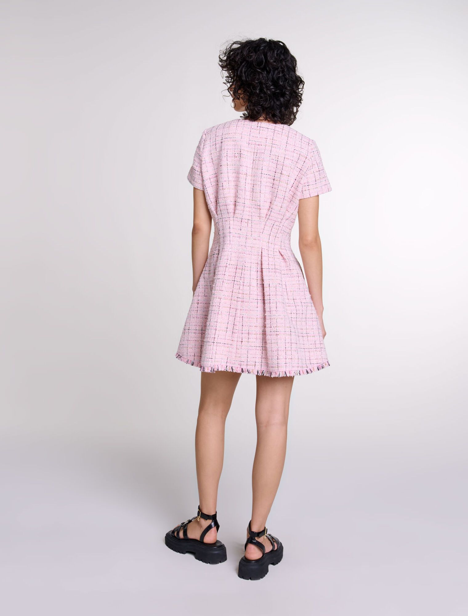 Maje - Đầm ngắn tweed ôm eo viền tua rua