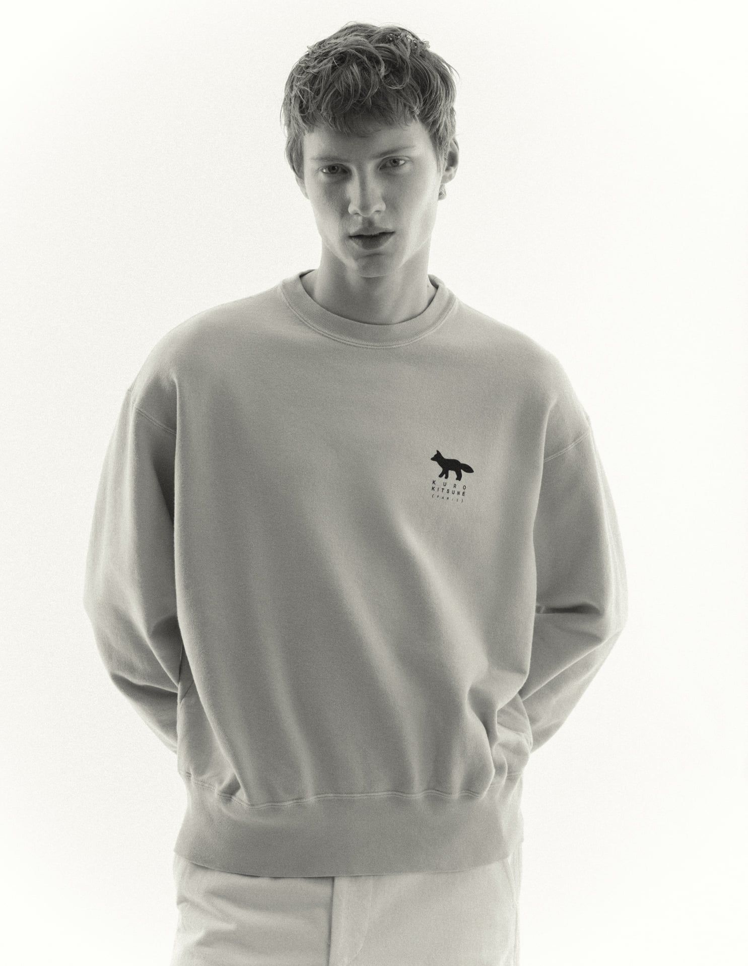 Maison Kitsuné - Áo nỉ unisex MAISON KITSUNE x KURO Sunfaded Fox