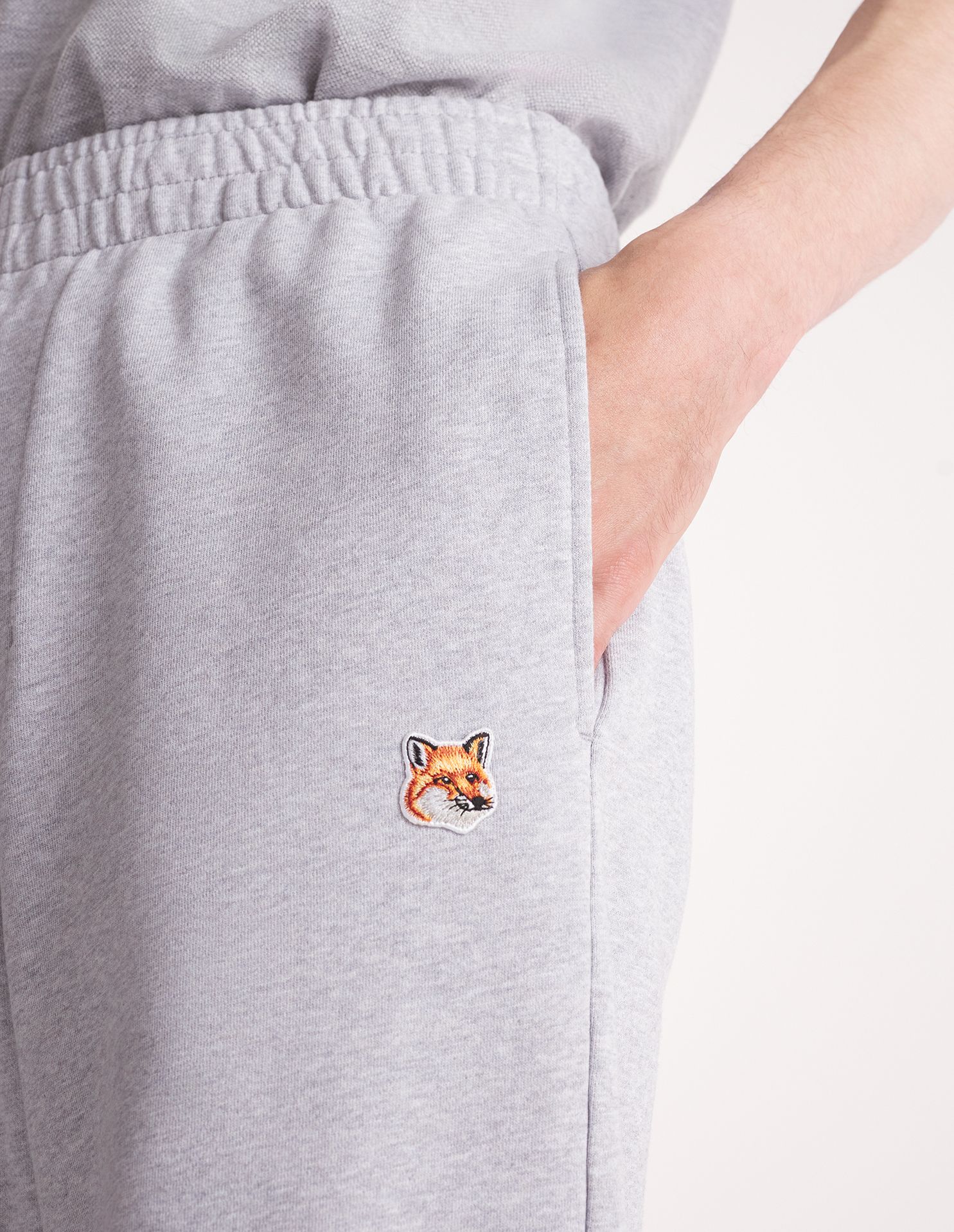 Maison Kitsuné - Quần jogger Fox Head dáng Regular