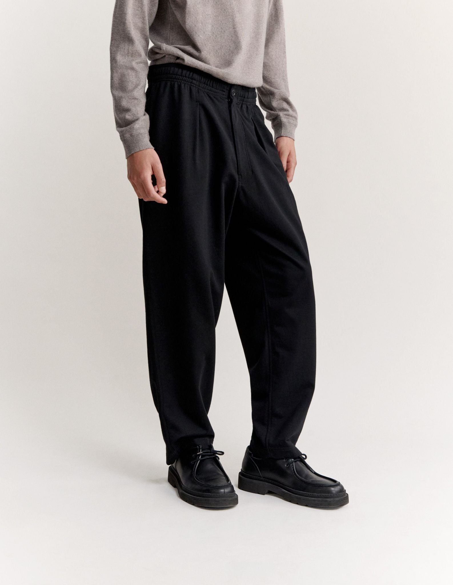 Quần jogger nam ống rộng dáng relaxed