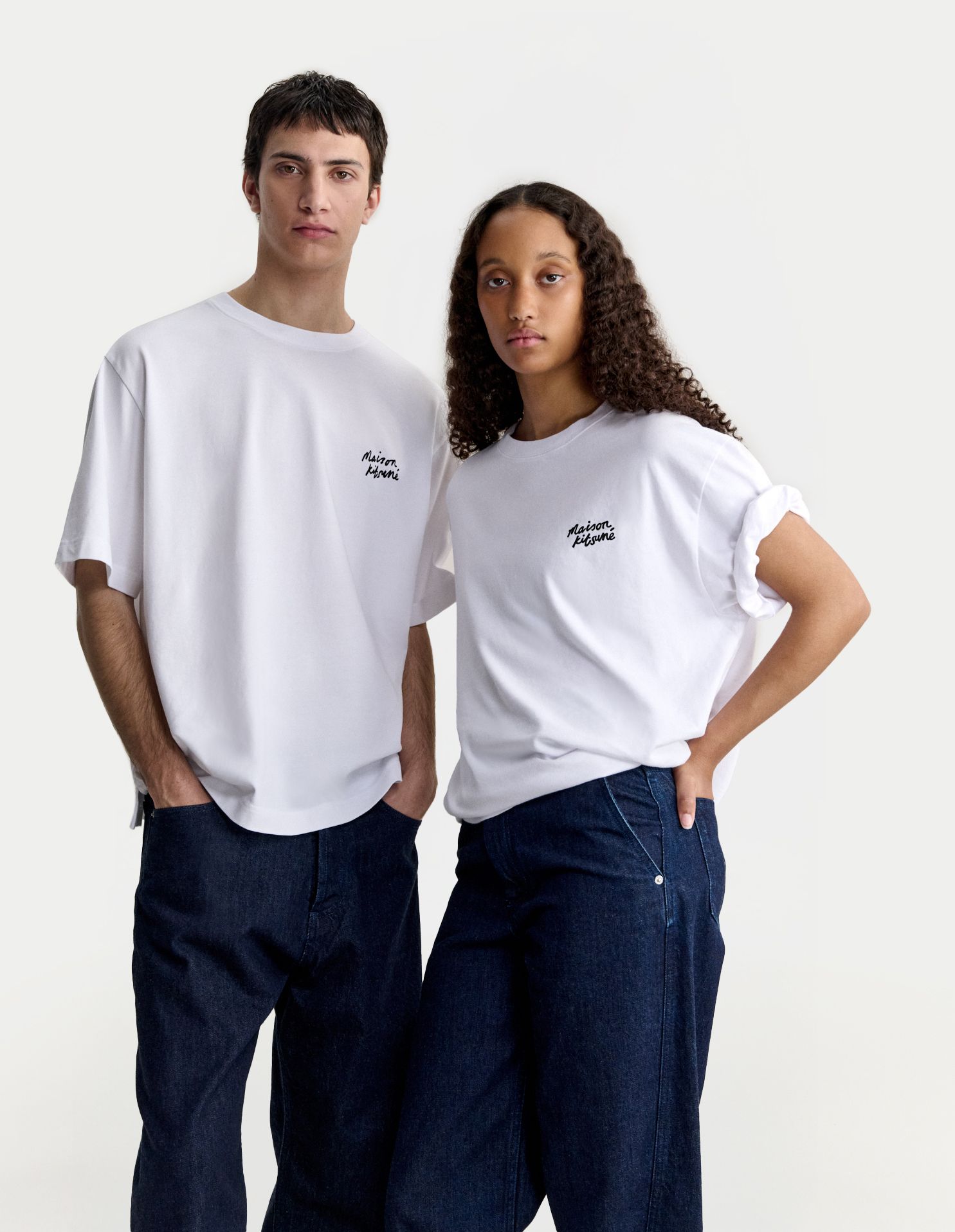 Áo thun Maison Kitsuné Handwriting dáng oversize