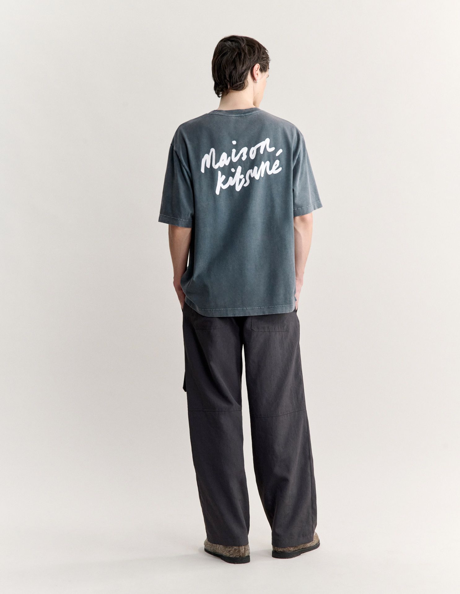Áo thun nam Maison Kitsuné Handwriting phai màu dáng oversize