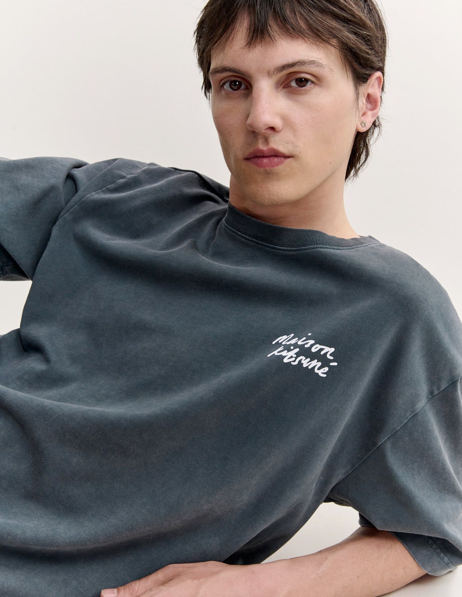 Áo thun nam Maison Kitsuné Handwriting phai màu dáng oversize