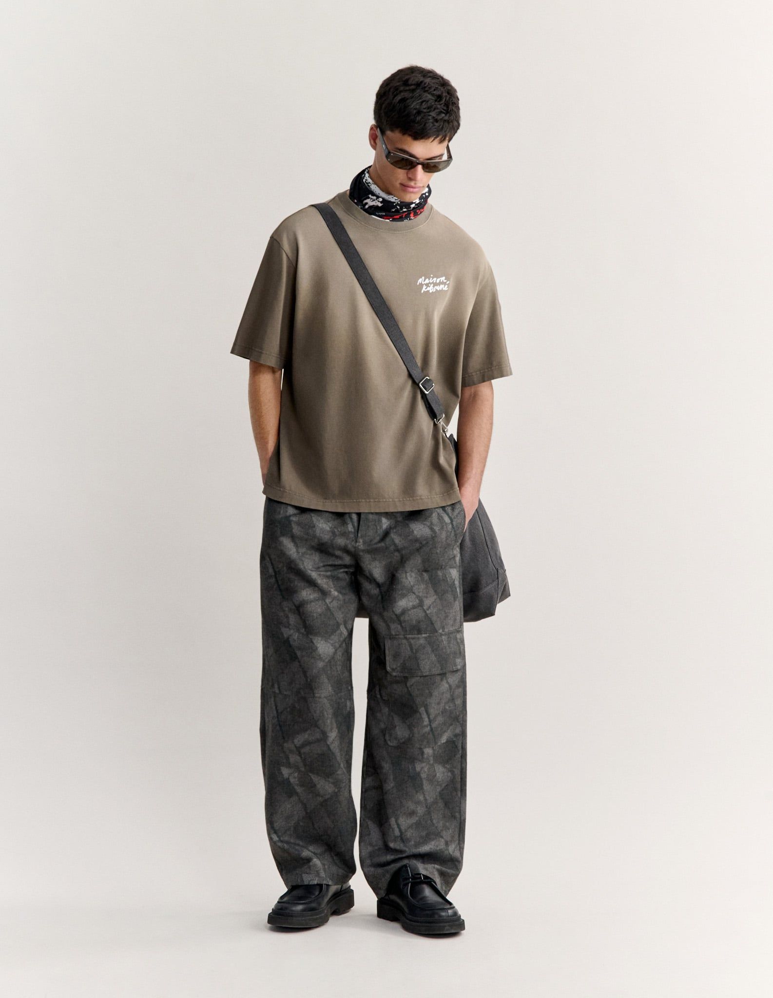 Áo thun nam Maison Kitsuné Handwriting phai màu dáng oversize