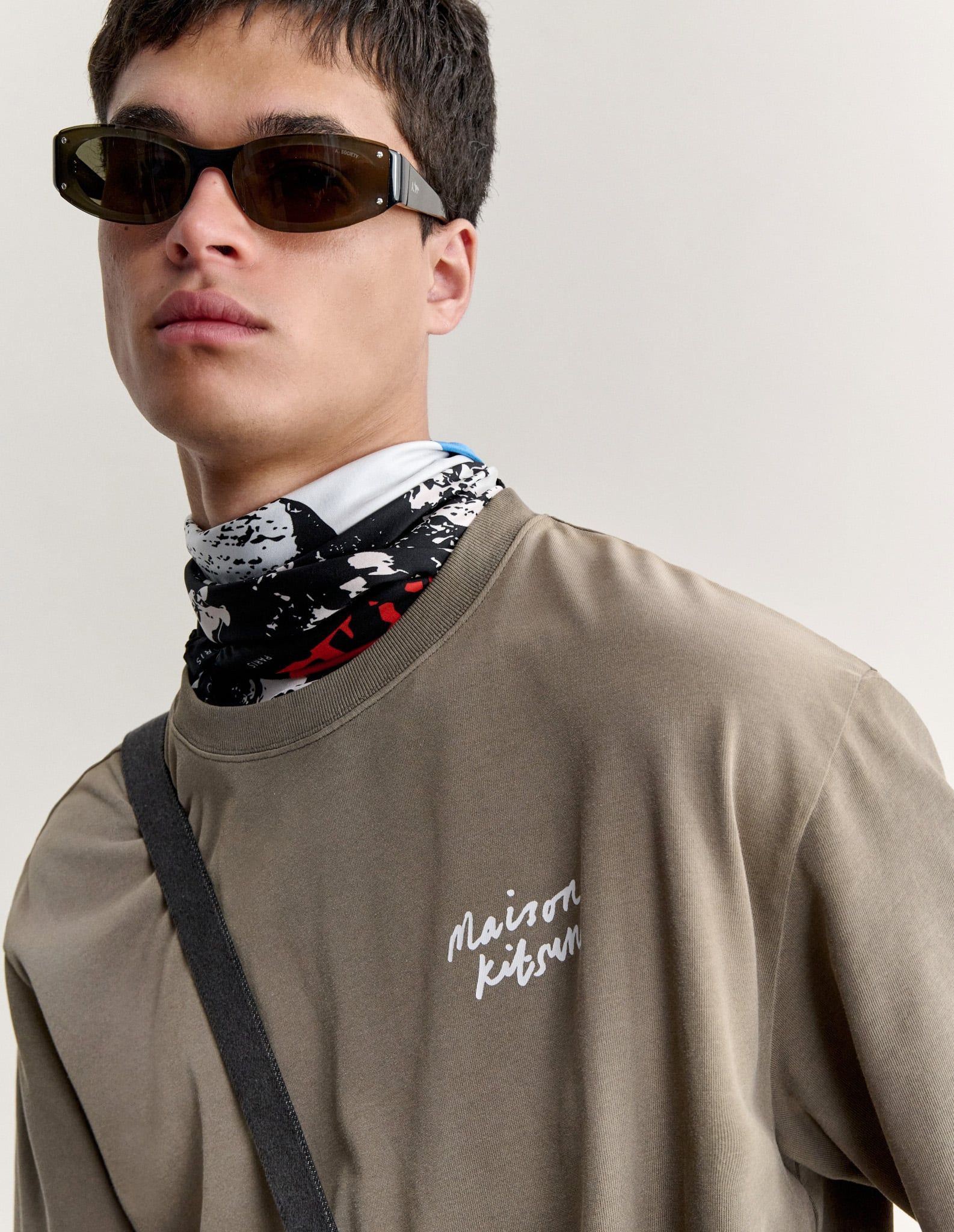 Áo thun nam Maison Kitsuné Handwriting phai màu dáng oversize