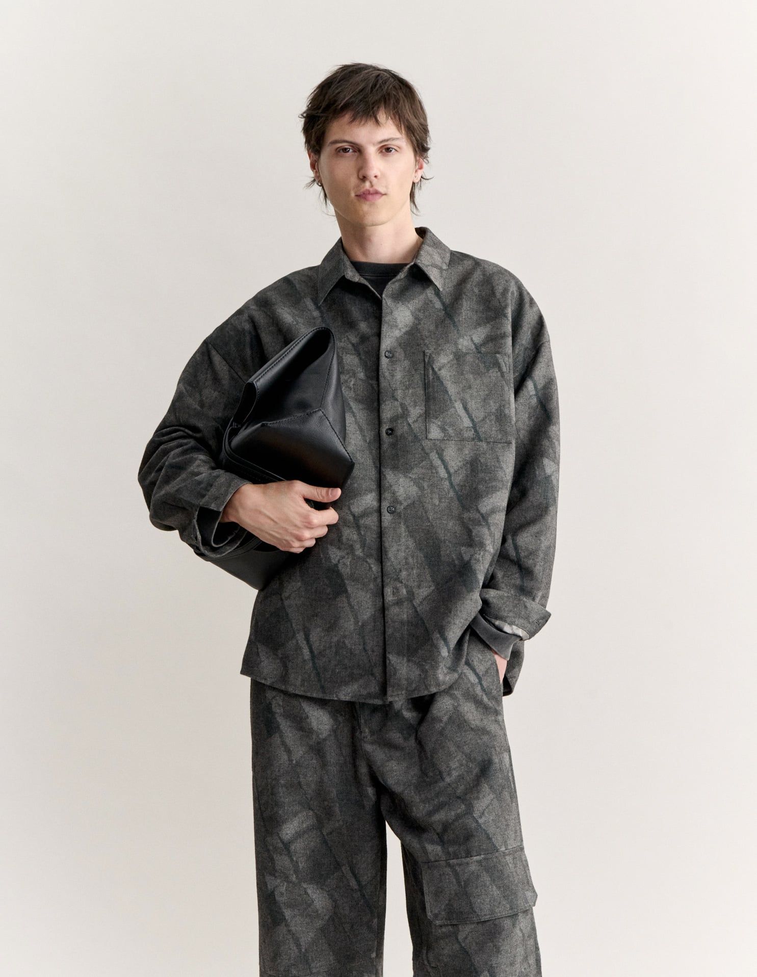 Áo sơ mi nam in họa tiết dáng oversize