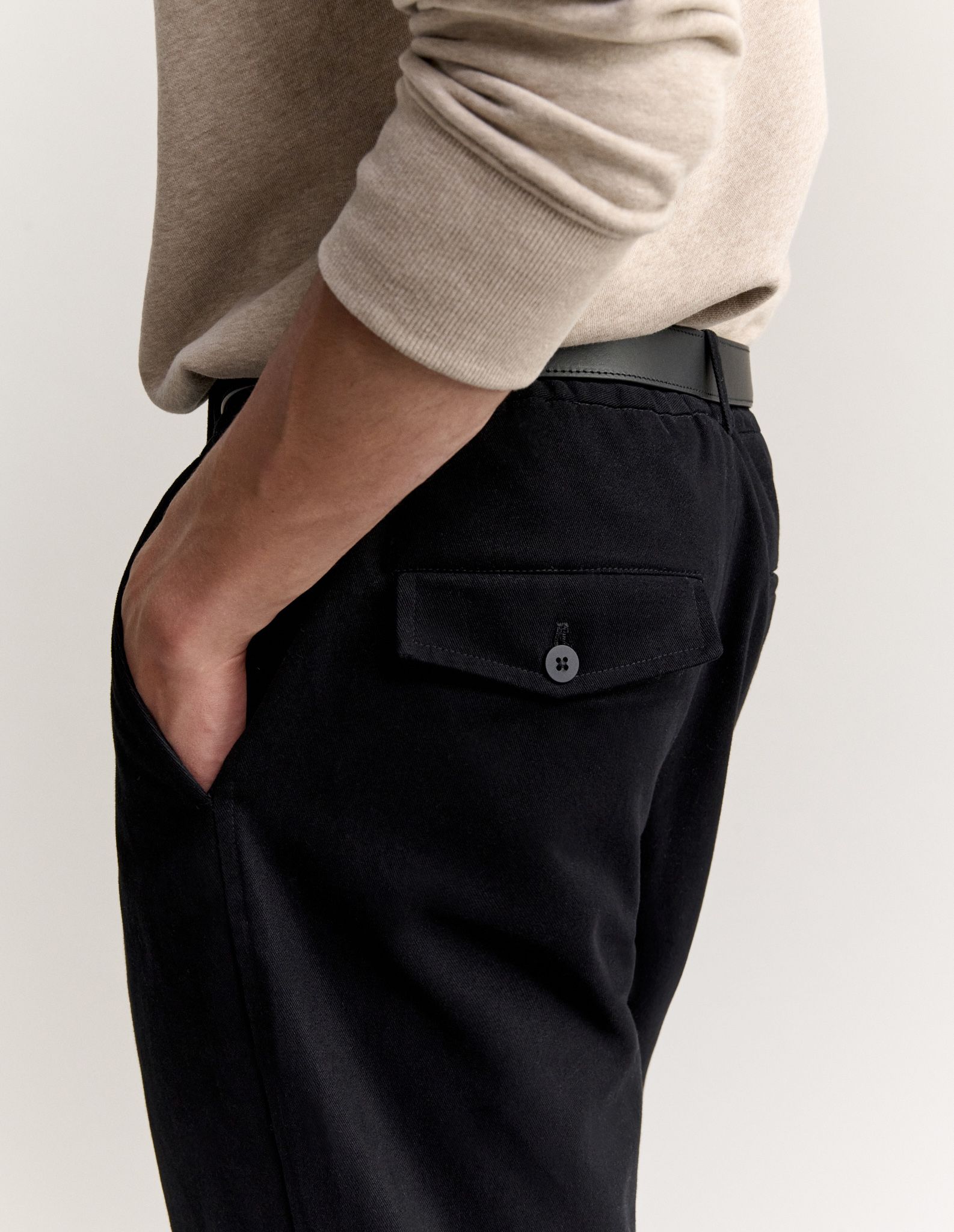 Maison Kitsuné - Quần cotton nam xếp ly cạp thun dáng relaxed