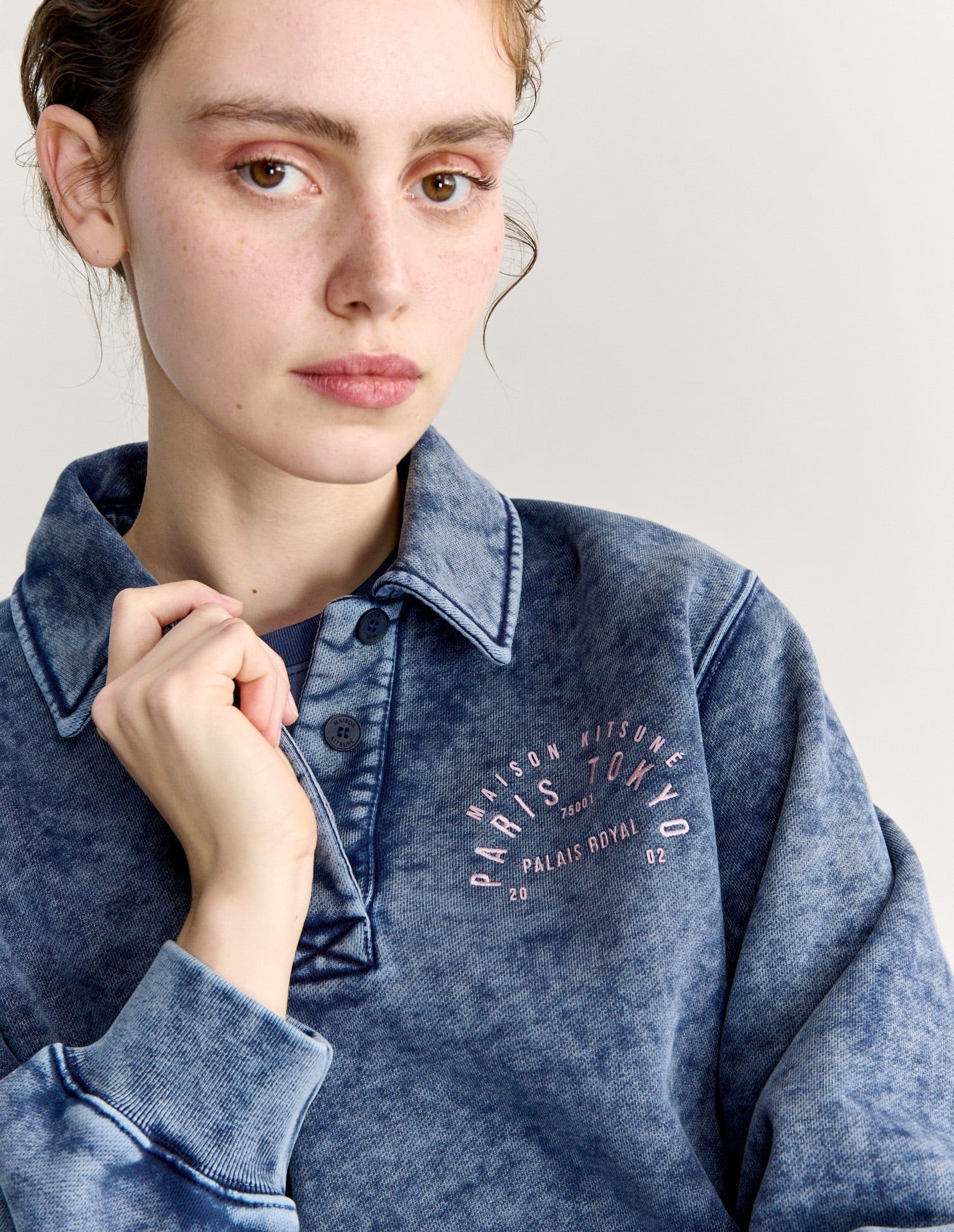 Áo sweatshirt polo nữ College dáng cropped