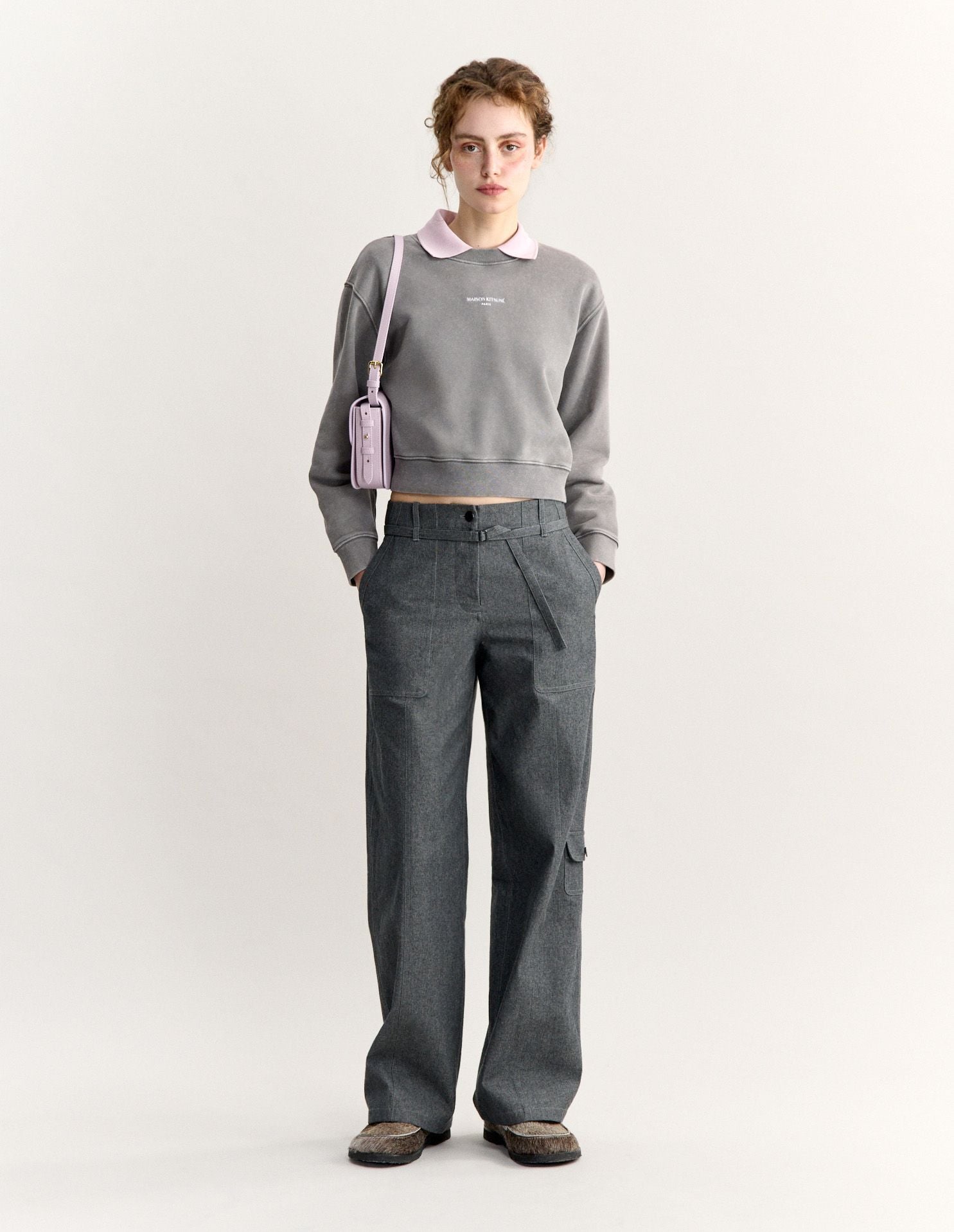 Áo sweatshirt nữ Maison Kitsuné Paris dáng crop