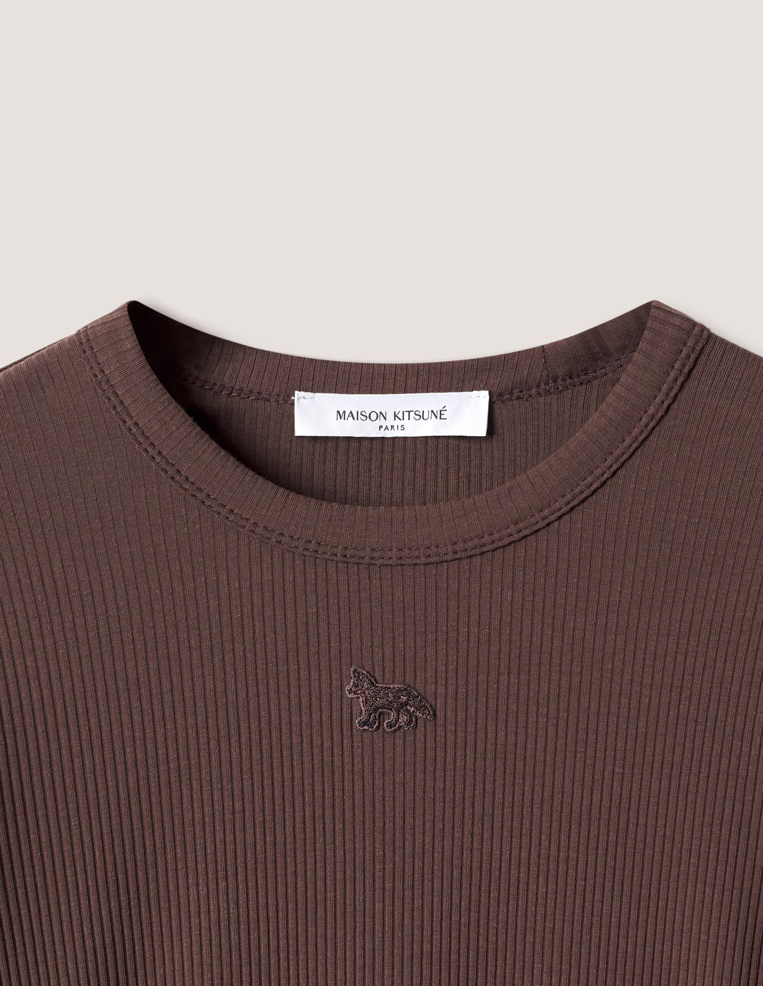 Áo thun nữ Baby Fox dệt gân dáng fitted