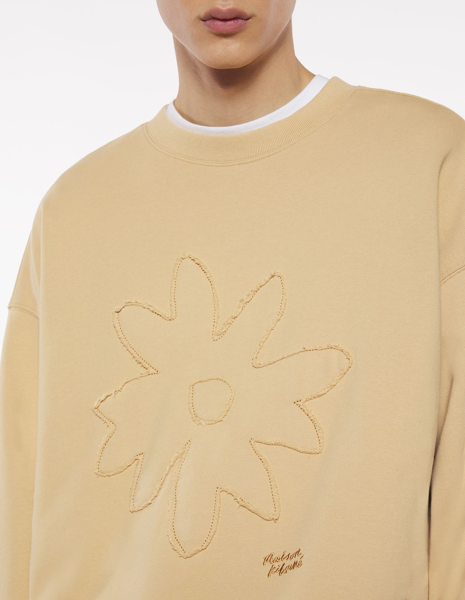 Maison Kitsuné - Áo nỉ Crafted Daisy dáng Oversize