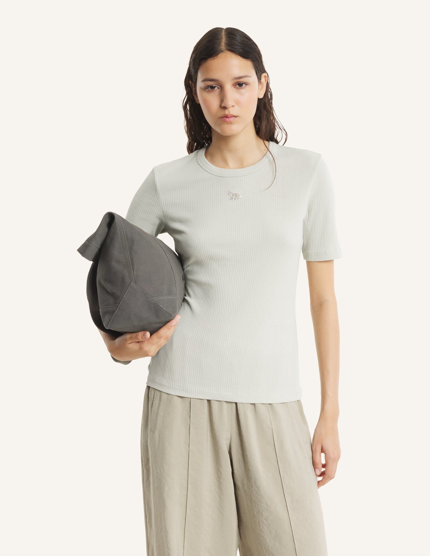Áo phông nữ viền gân Baby Fox dáng Fitted