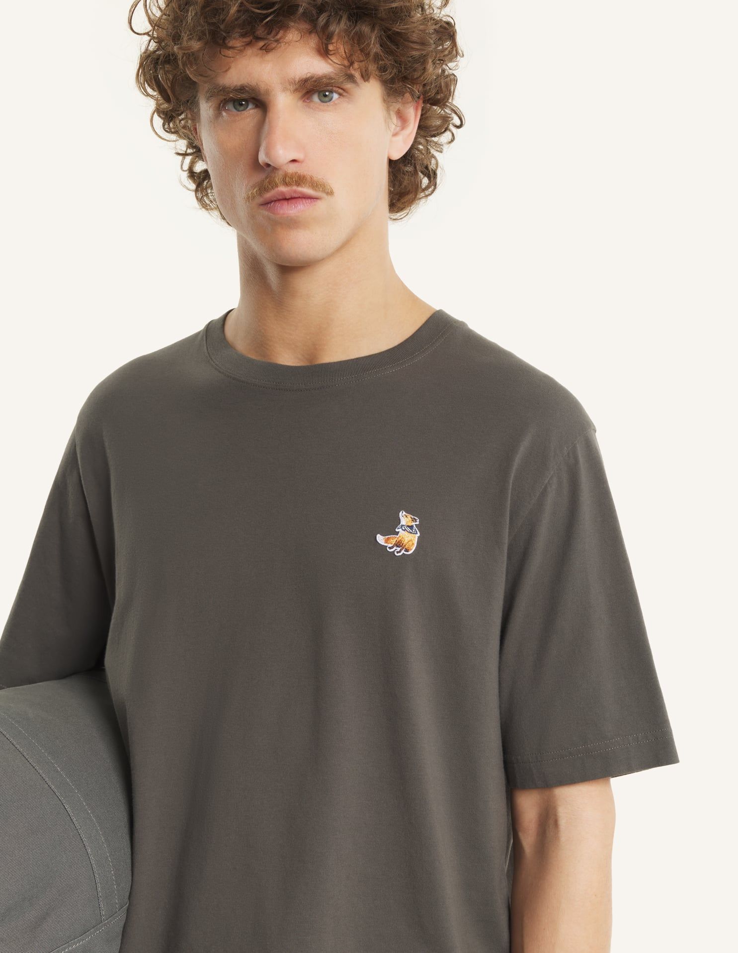 Maison Kitsuné - Áo thun nam Dreaming Fox dáng Comfort
