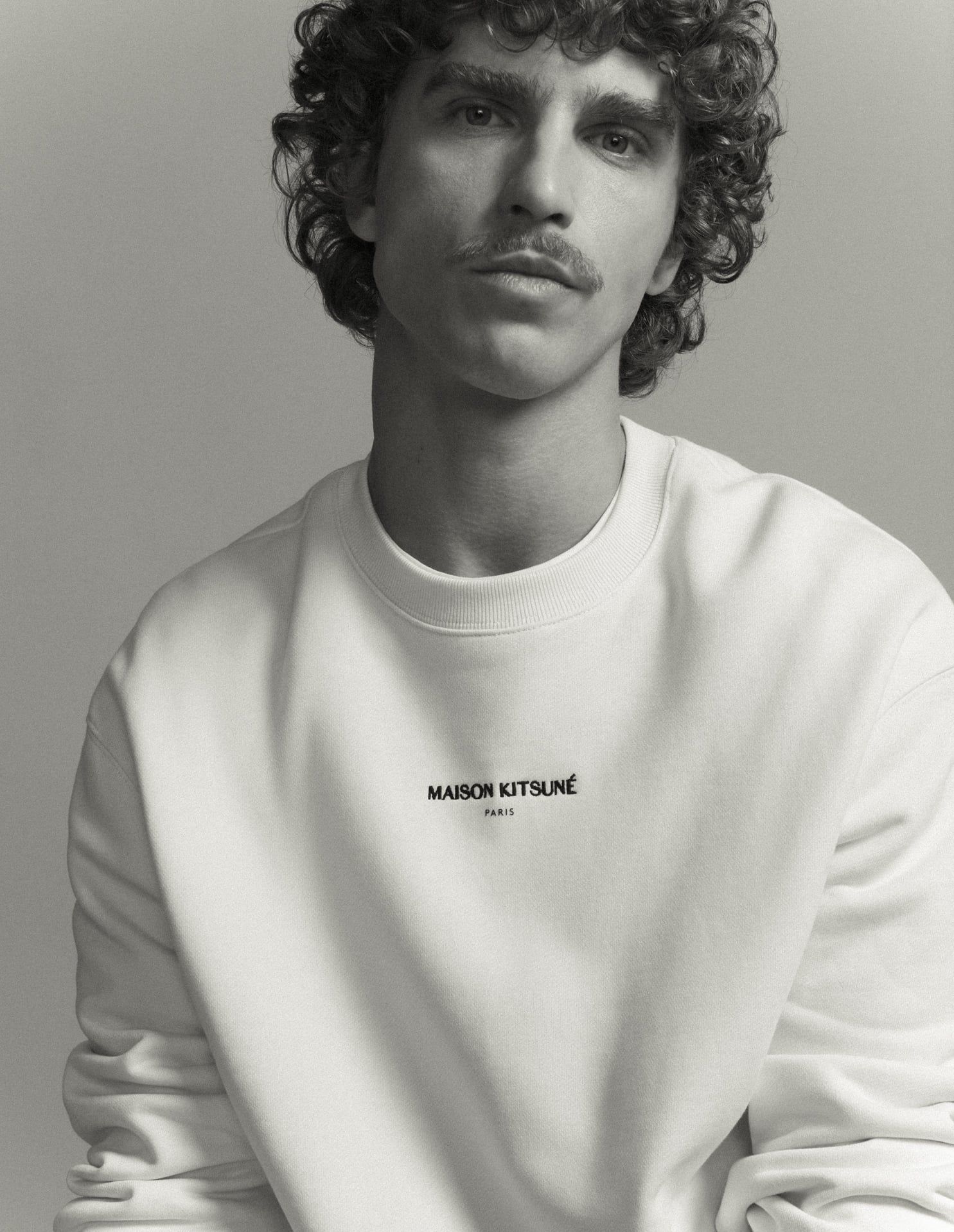 Maison Kitsuné - Áo nỉ nam Maison Kitsune Paris dáng Comfort
