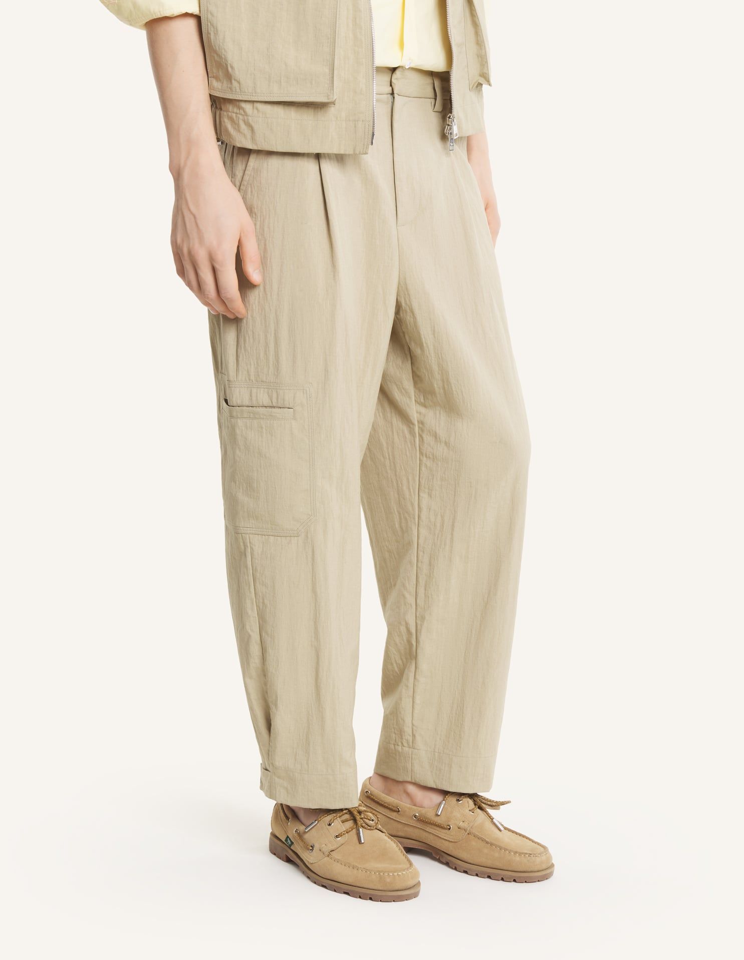 Maison Kitsuné - Quần cargo nam xếp ly dáng Relaxed