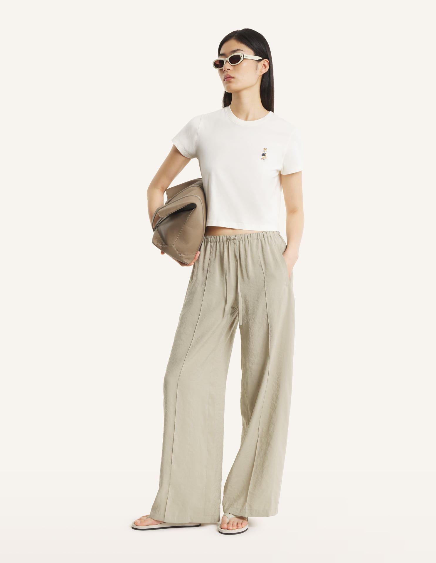 Áo thun nữ Dressed Fox dáng Baby Tee-shirt