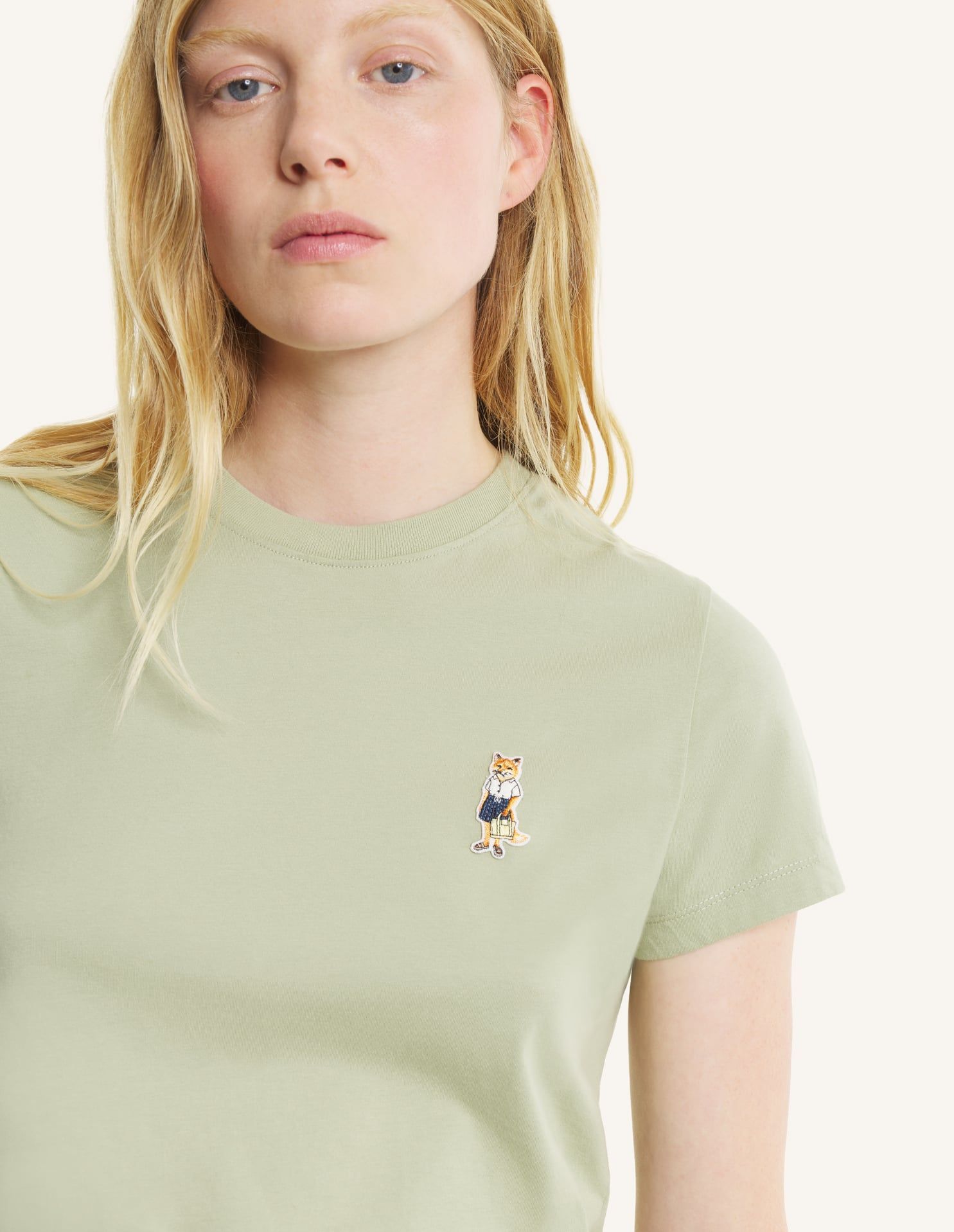 Áo thun nữ Dressed Fox dáng Baby Tee-shirt