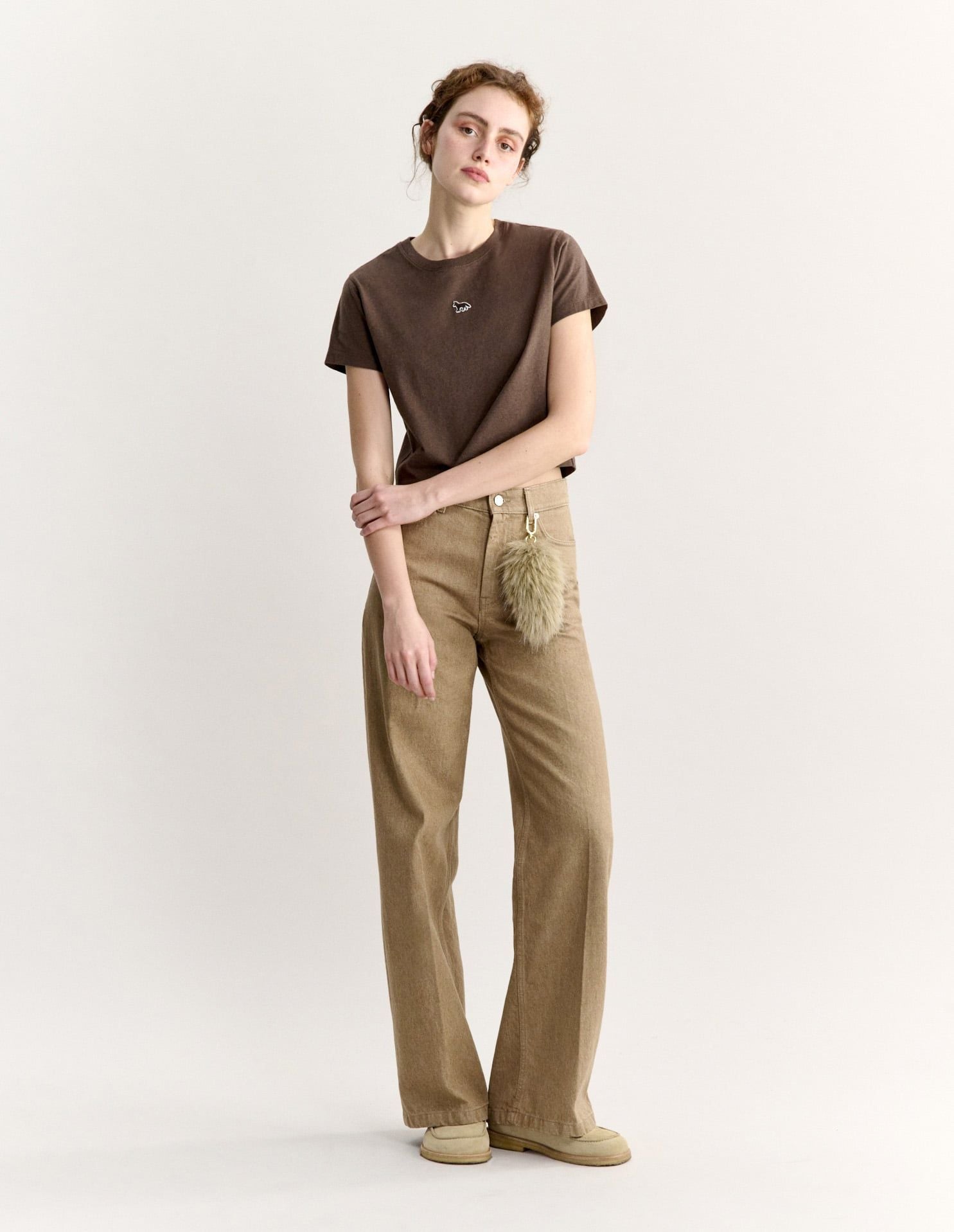 Quần jeans nữ ống rộng màu be