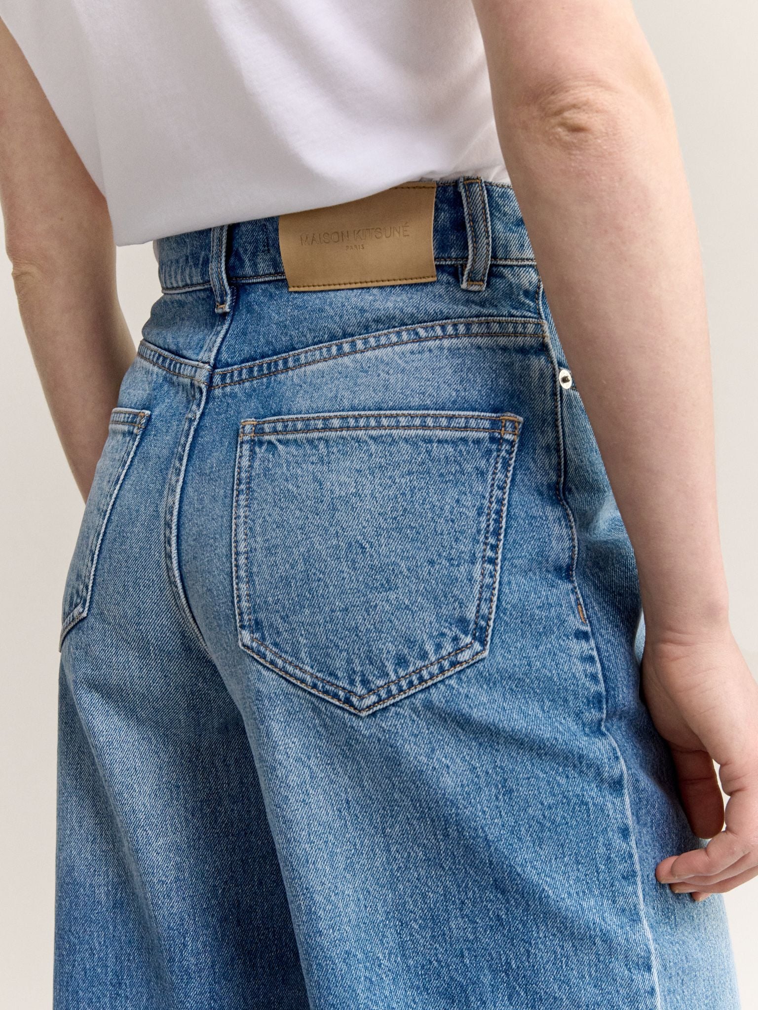 Quần jeans nữ ống rộng