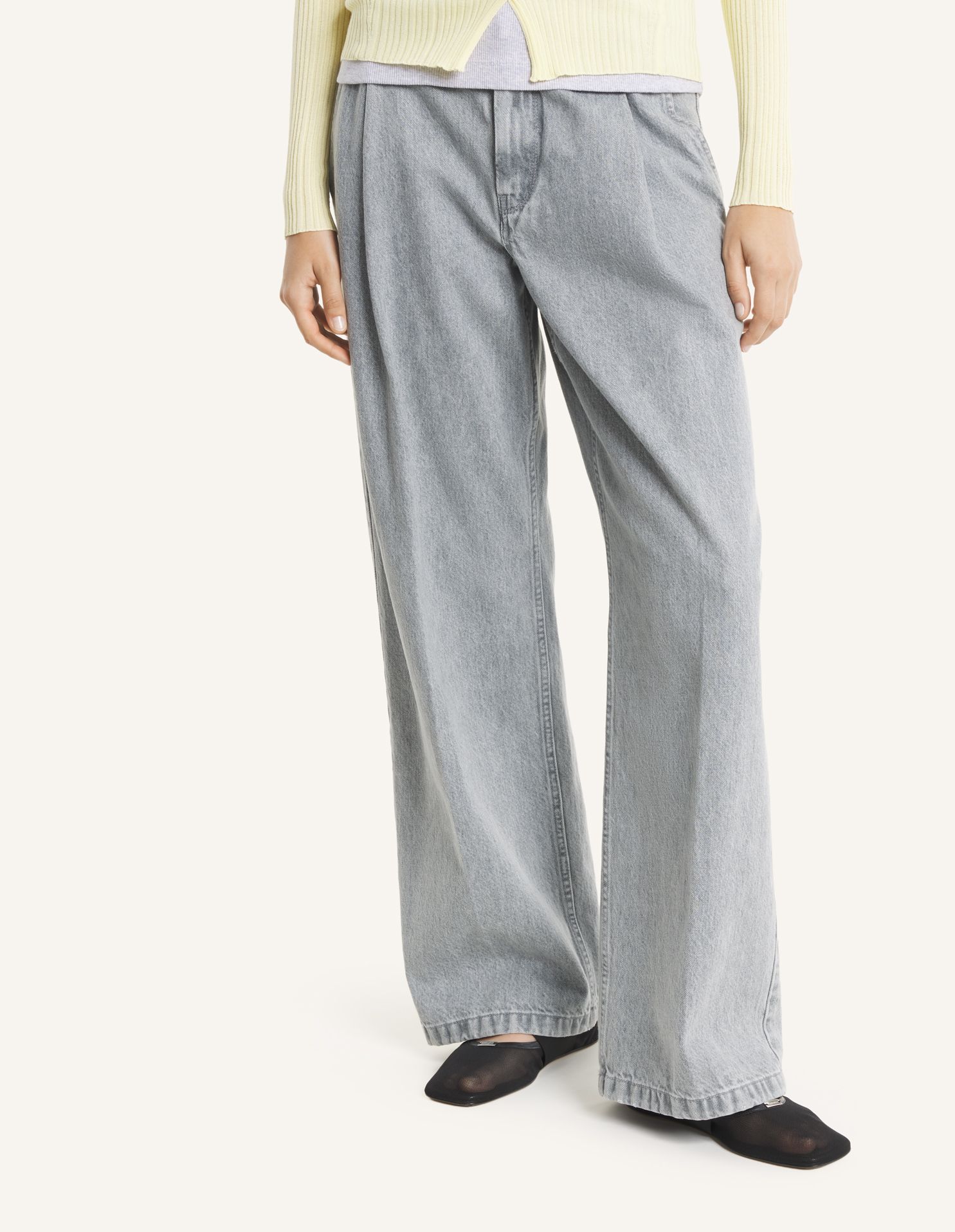 Quần jean pleated
