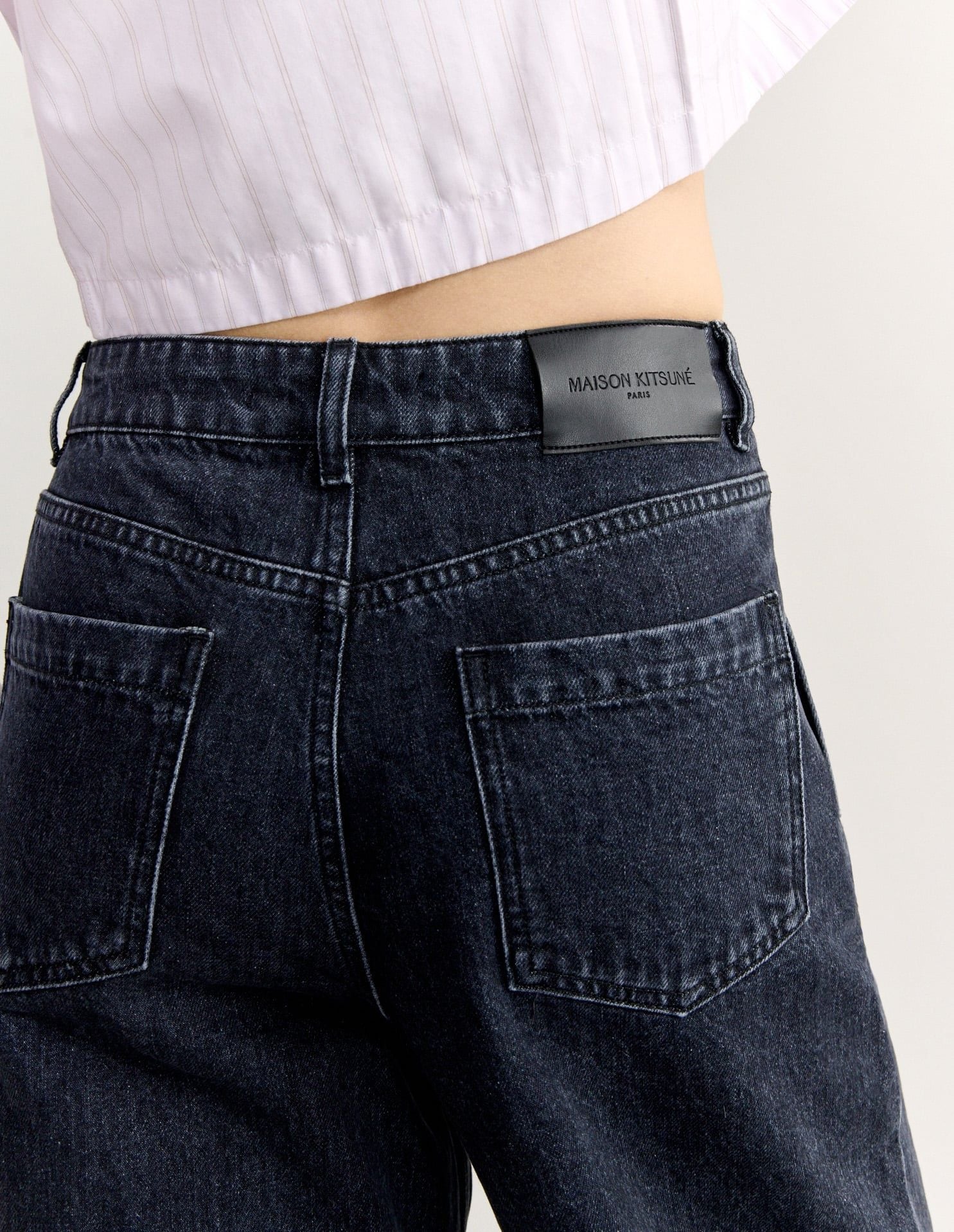 Quần jeans nữ xếp ly