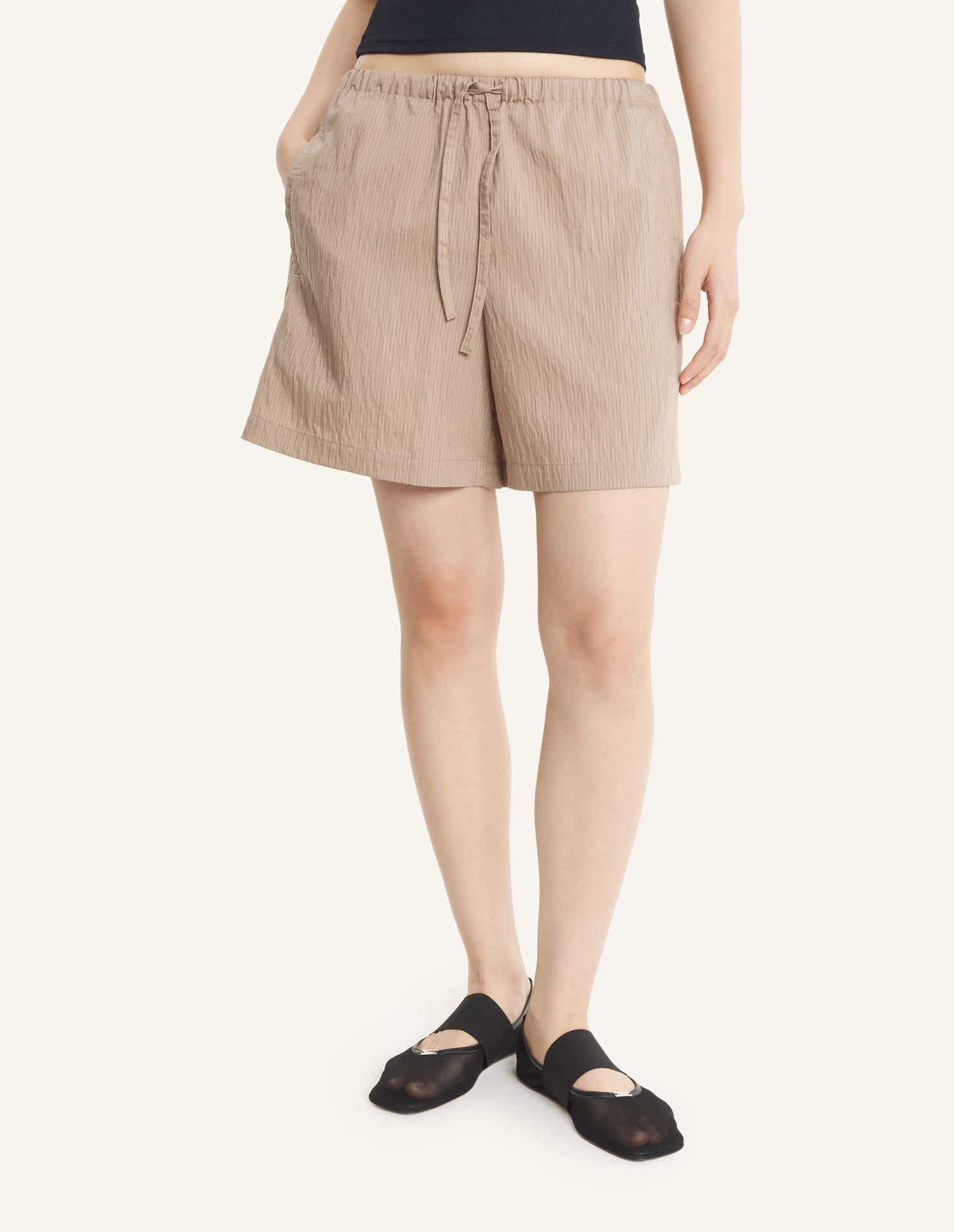 Maison Kitsuné - Quần short kẻ sọc co giãn