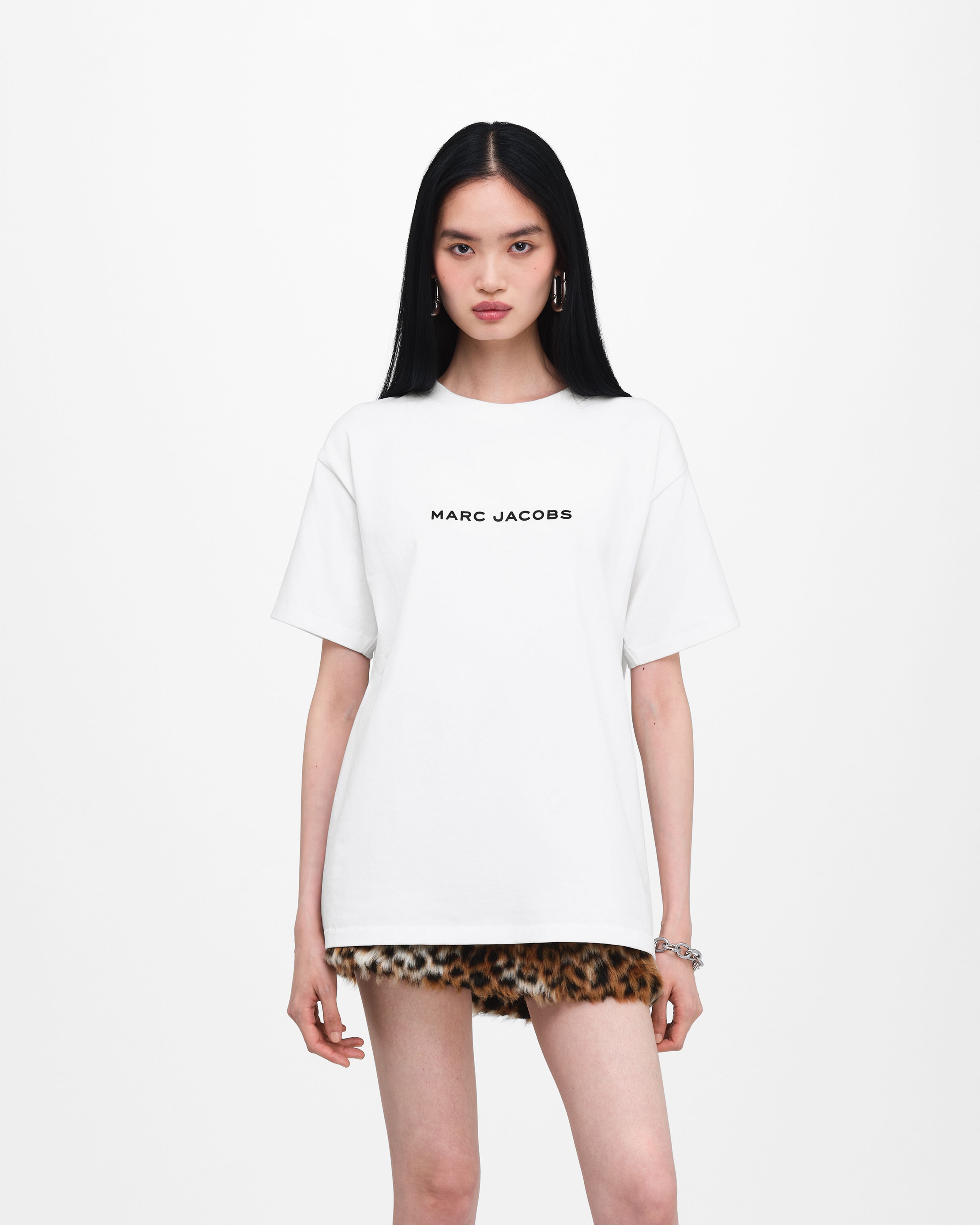 Áo thun oversized Bow Logo